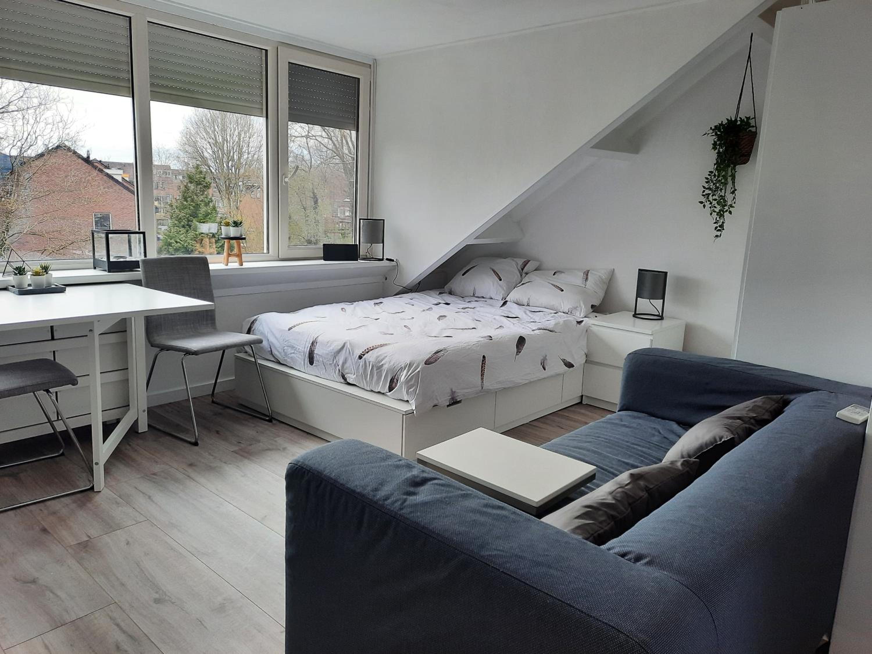 Studio 76 Groningen met gratis leenfietsen view 4