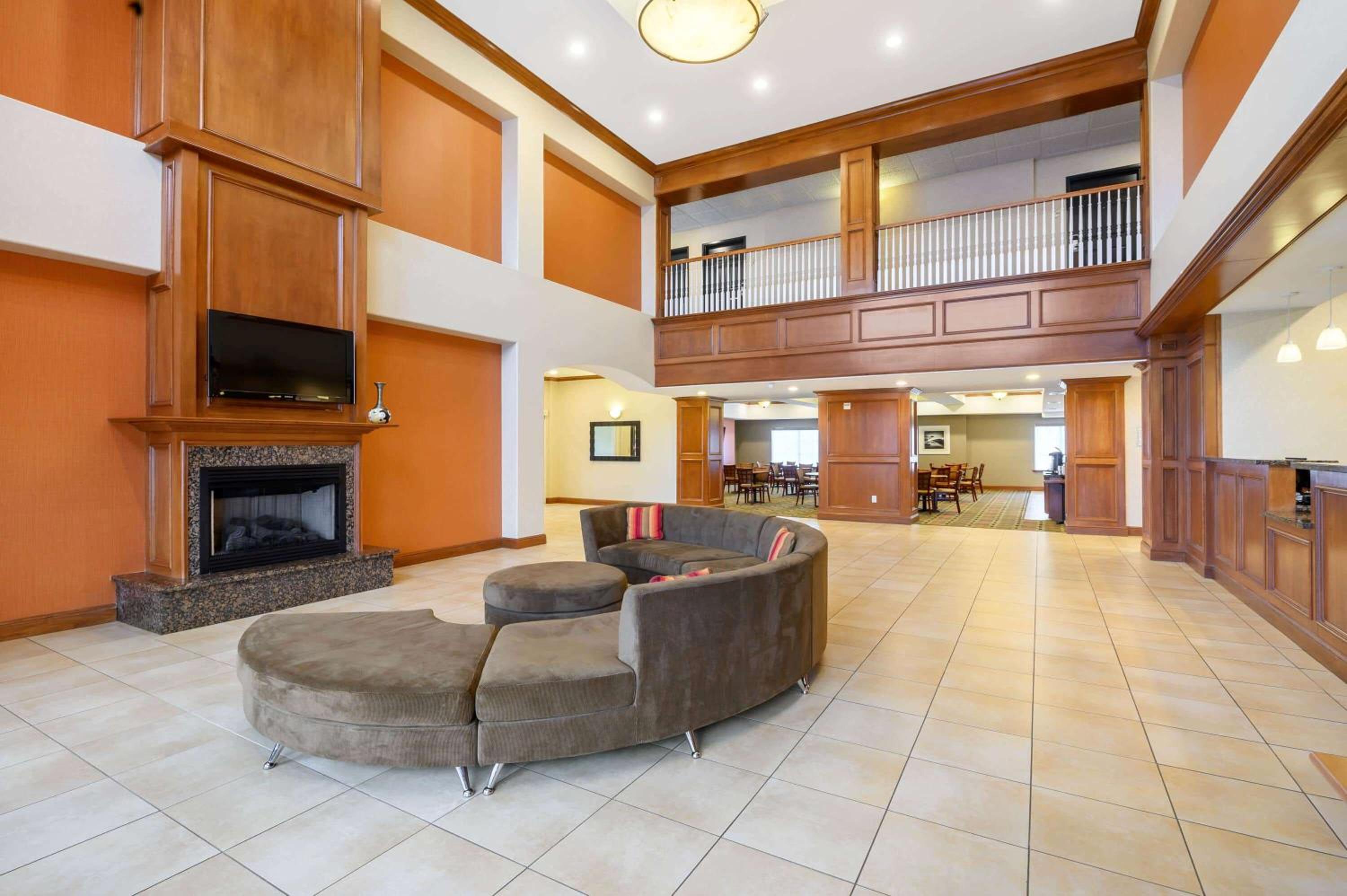 Longview Vacations - La Quinta by Wyndham Longview North - Property Image 28