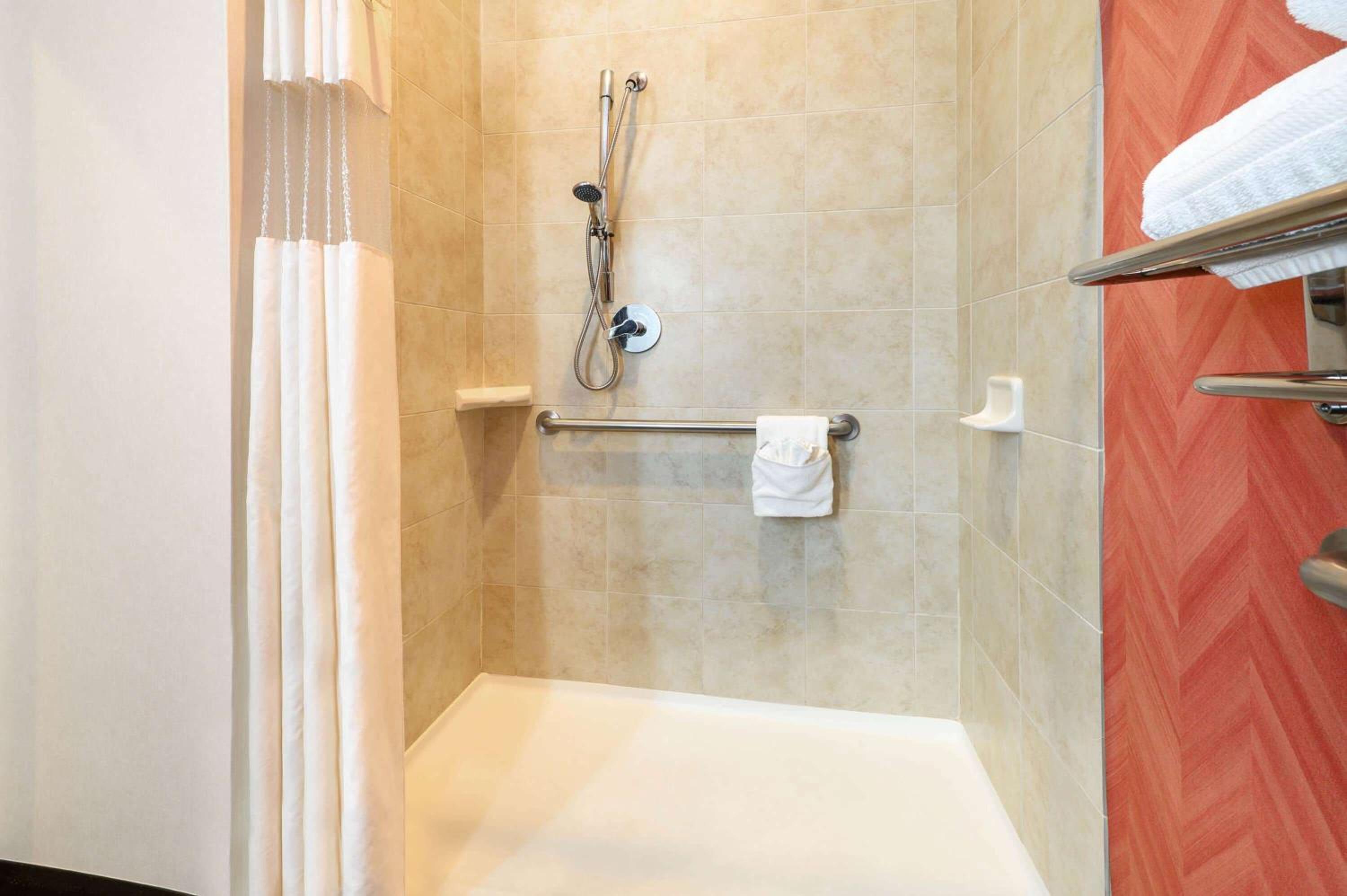 Longview Vacations - La Quinta by Wyndham Longview North - Property Image 25