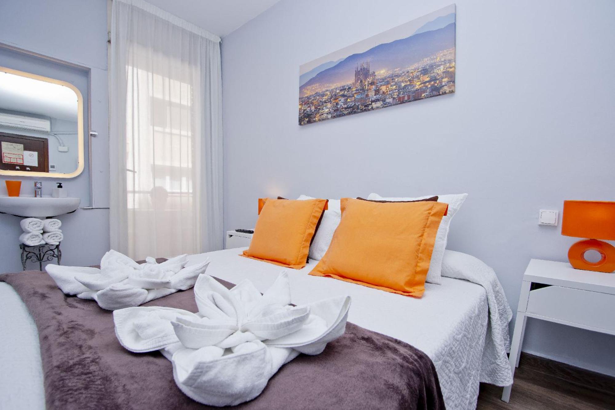 Barcelona City Seven Hostal