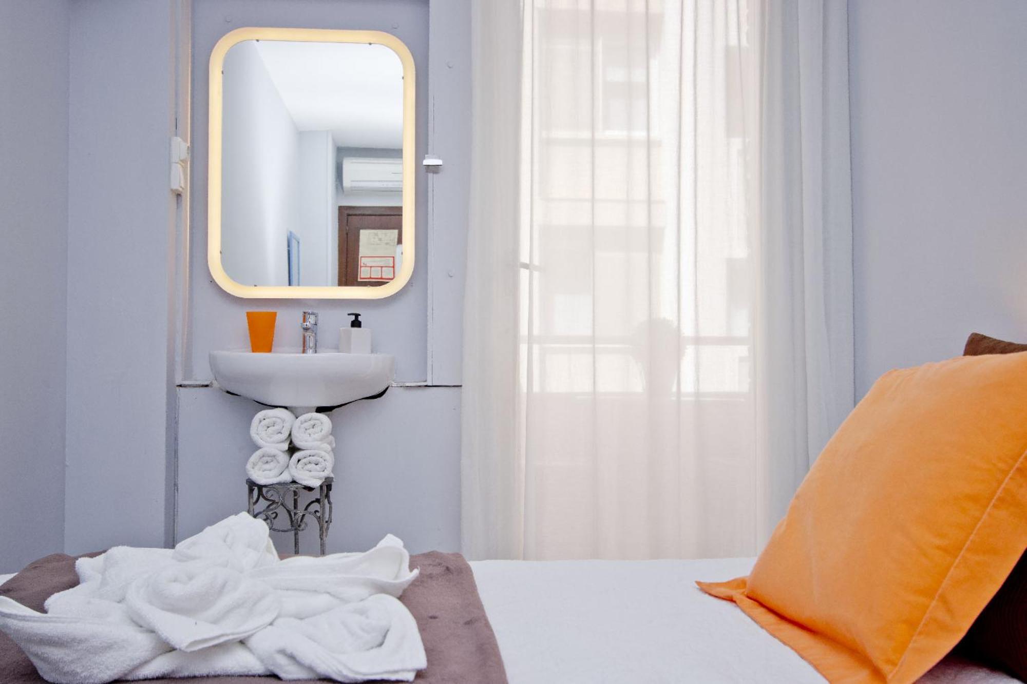 Barcelona City Seven Hostal