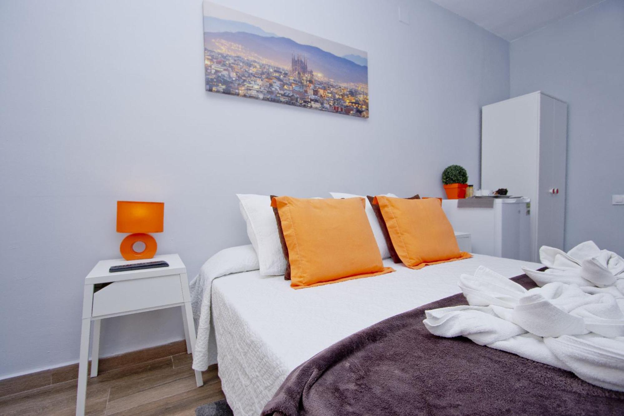 Barcelona City Seven Hostal