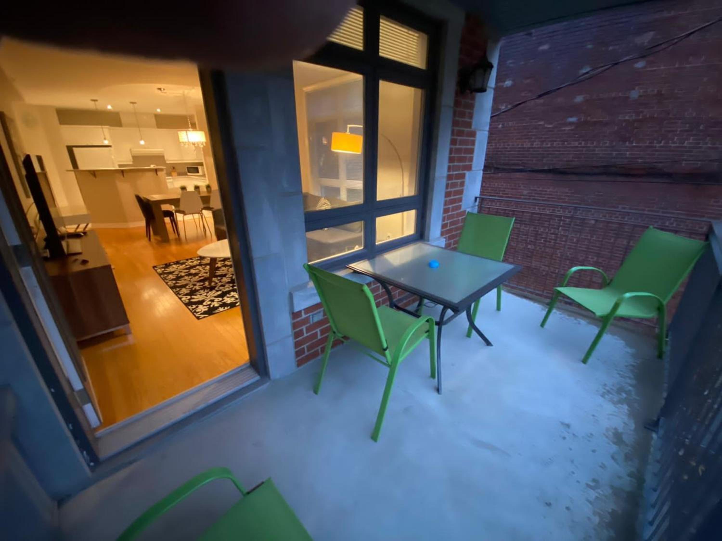 ApartHotelMontreal by Les Terrasses Saint Urbain 2225I2