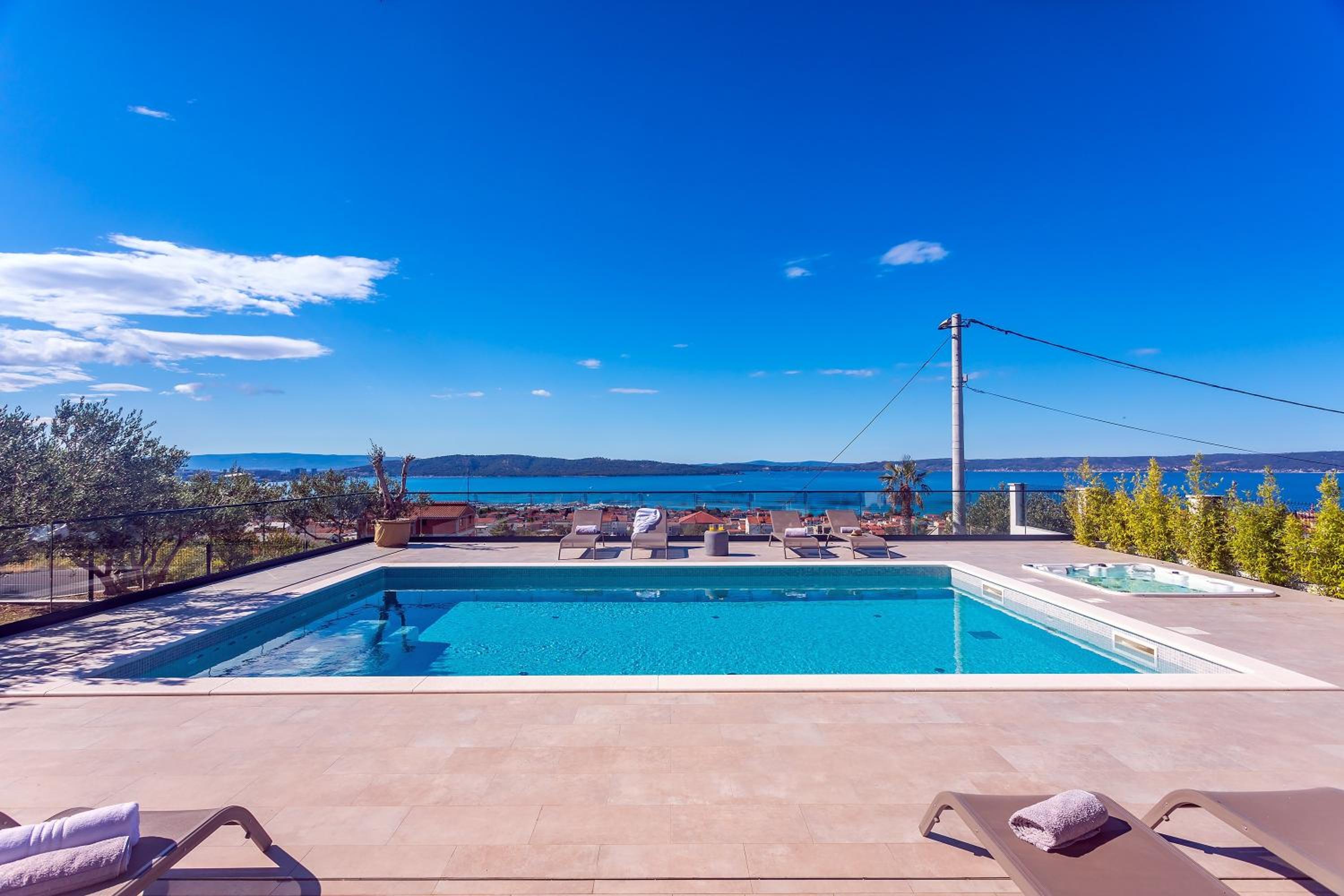 Luxurius Villa Aria with heated 45sqm pool, jacuzzi and seaview view 4