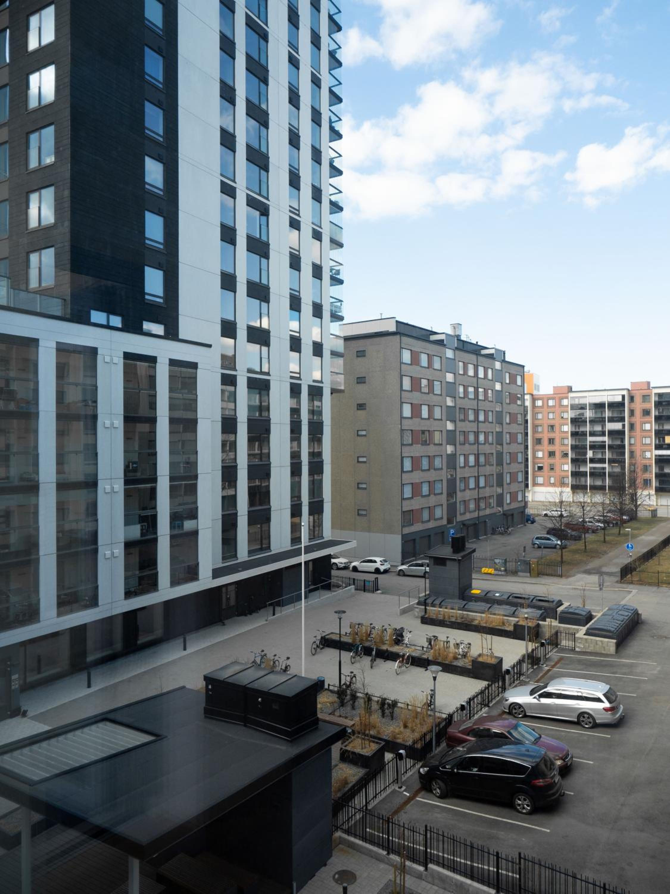 Newly Built 1BR Apartment with Balcony next to Railway Station & Downtown view 4