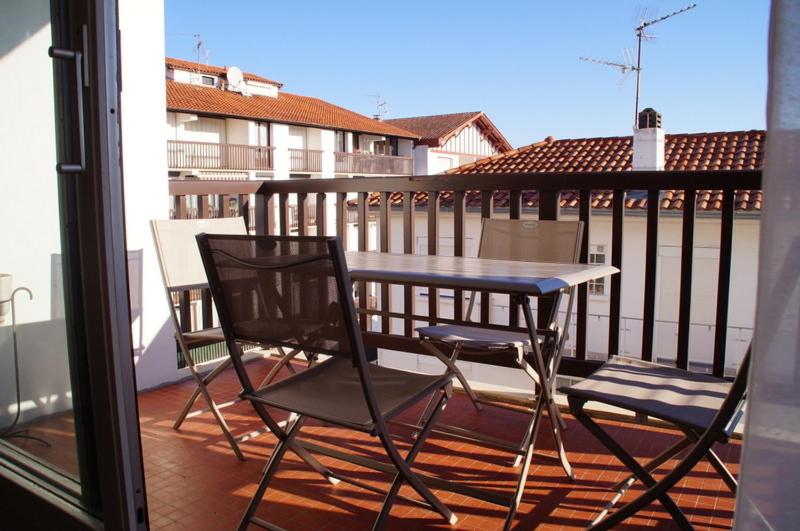 RAVEL - Spacieux logement en duplex, proche centre