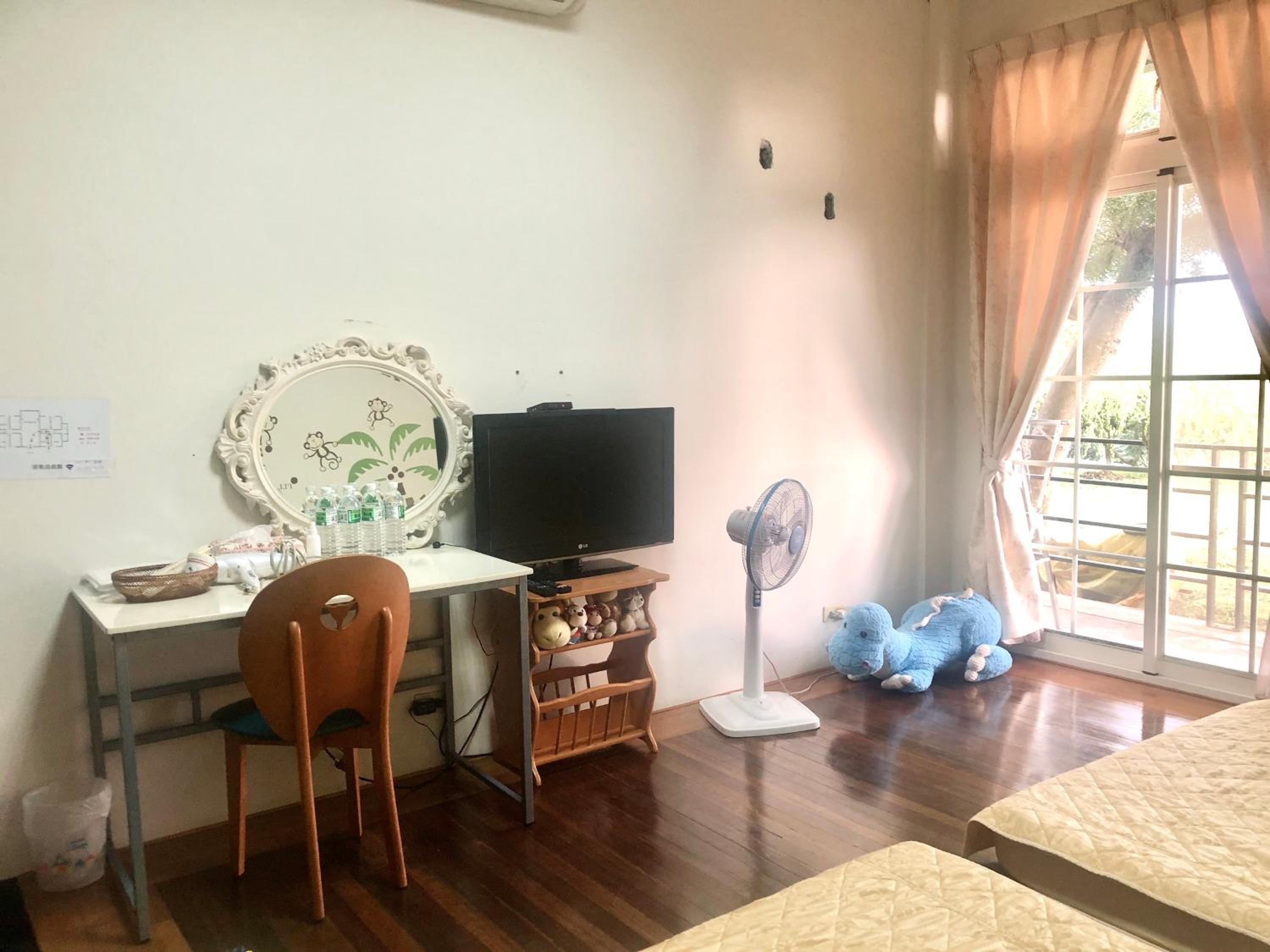Photo 8
