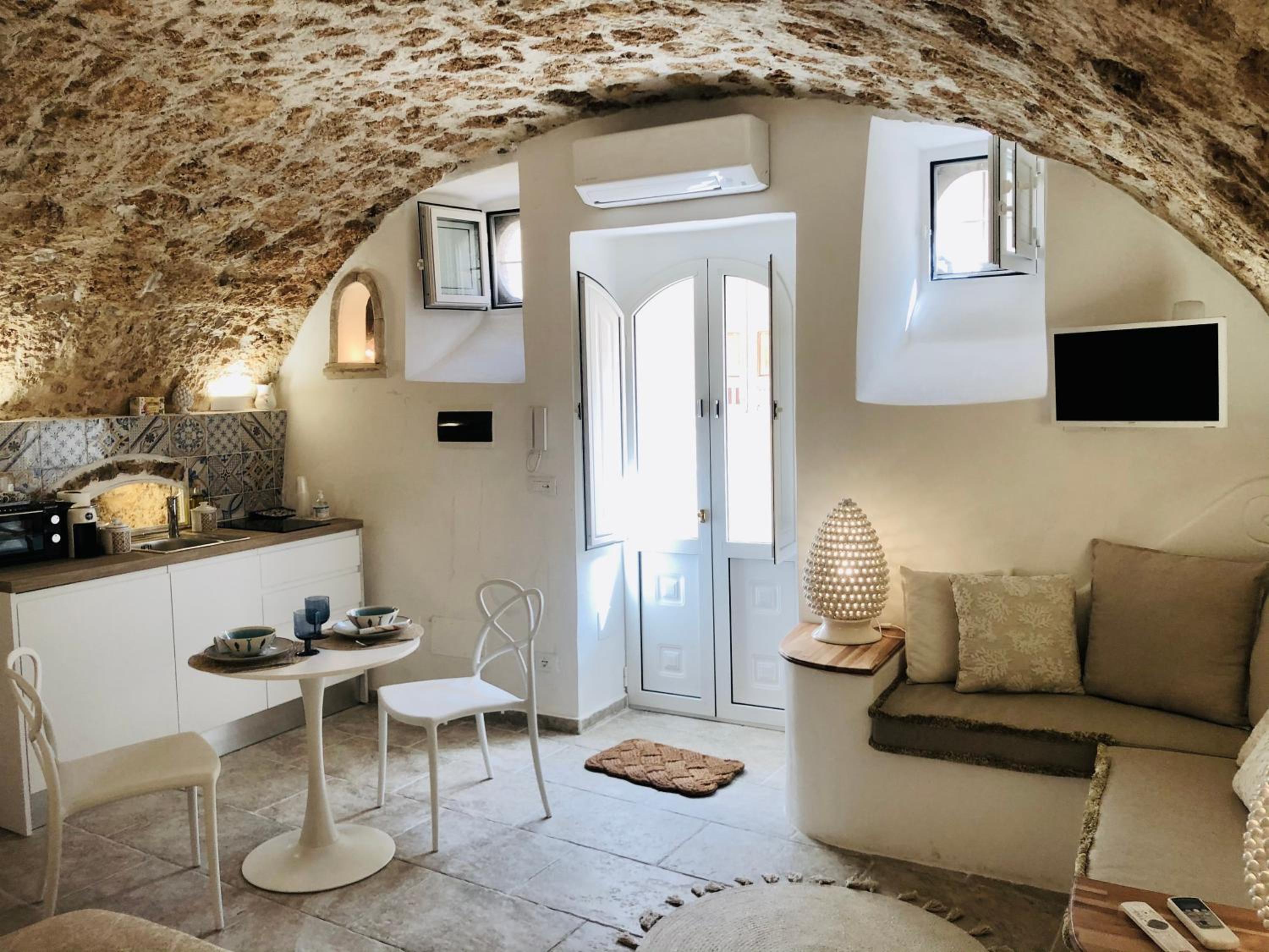 Dimora Umberto - Dammuso Suite view 4
