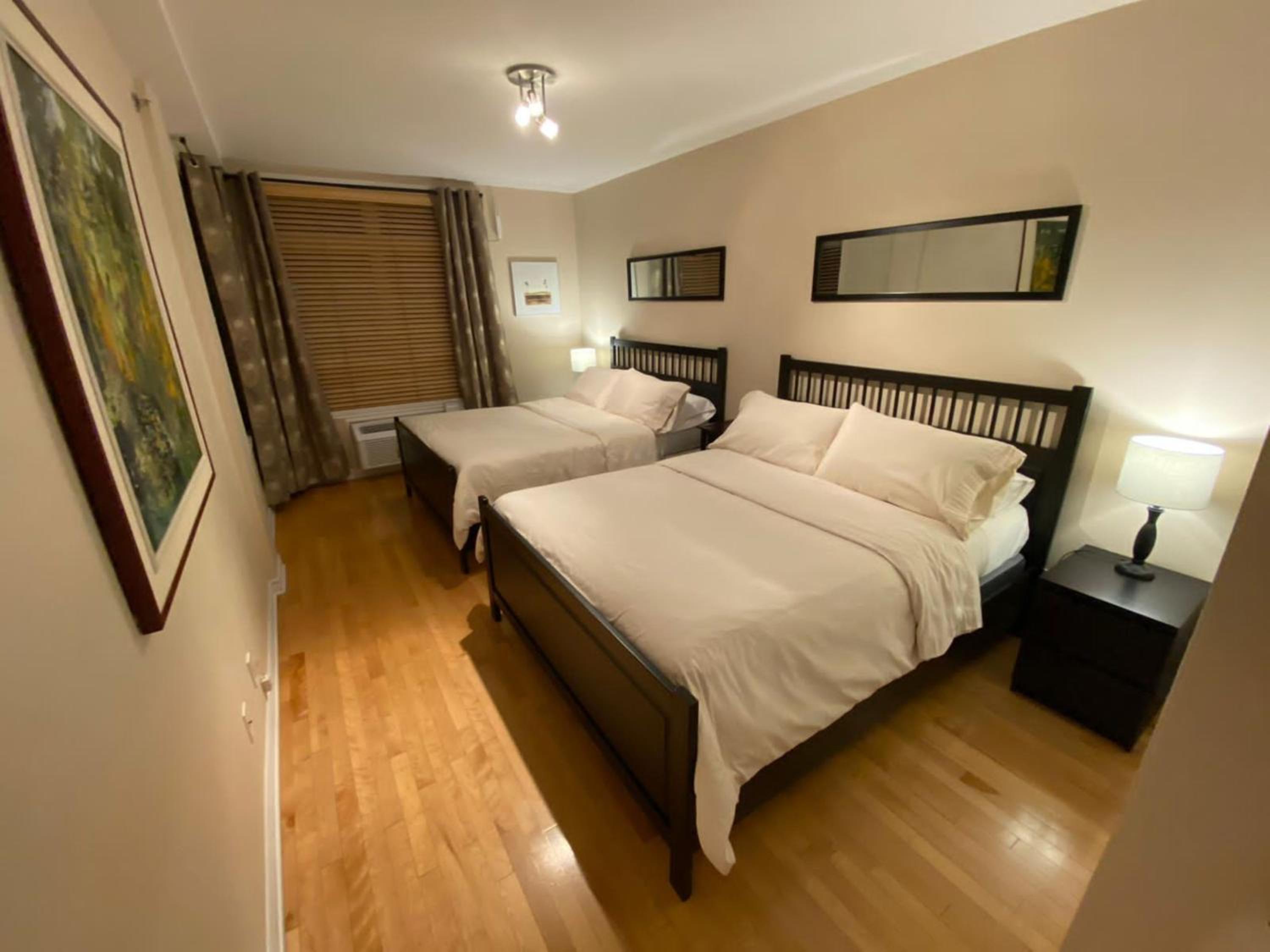 ApartHotelMontreal by Les Terrasses Saint Urbain 2225I2