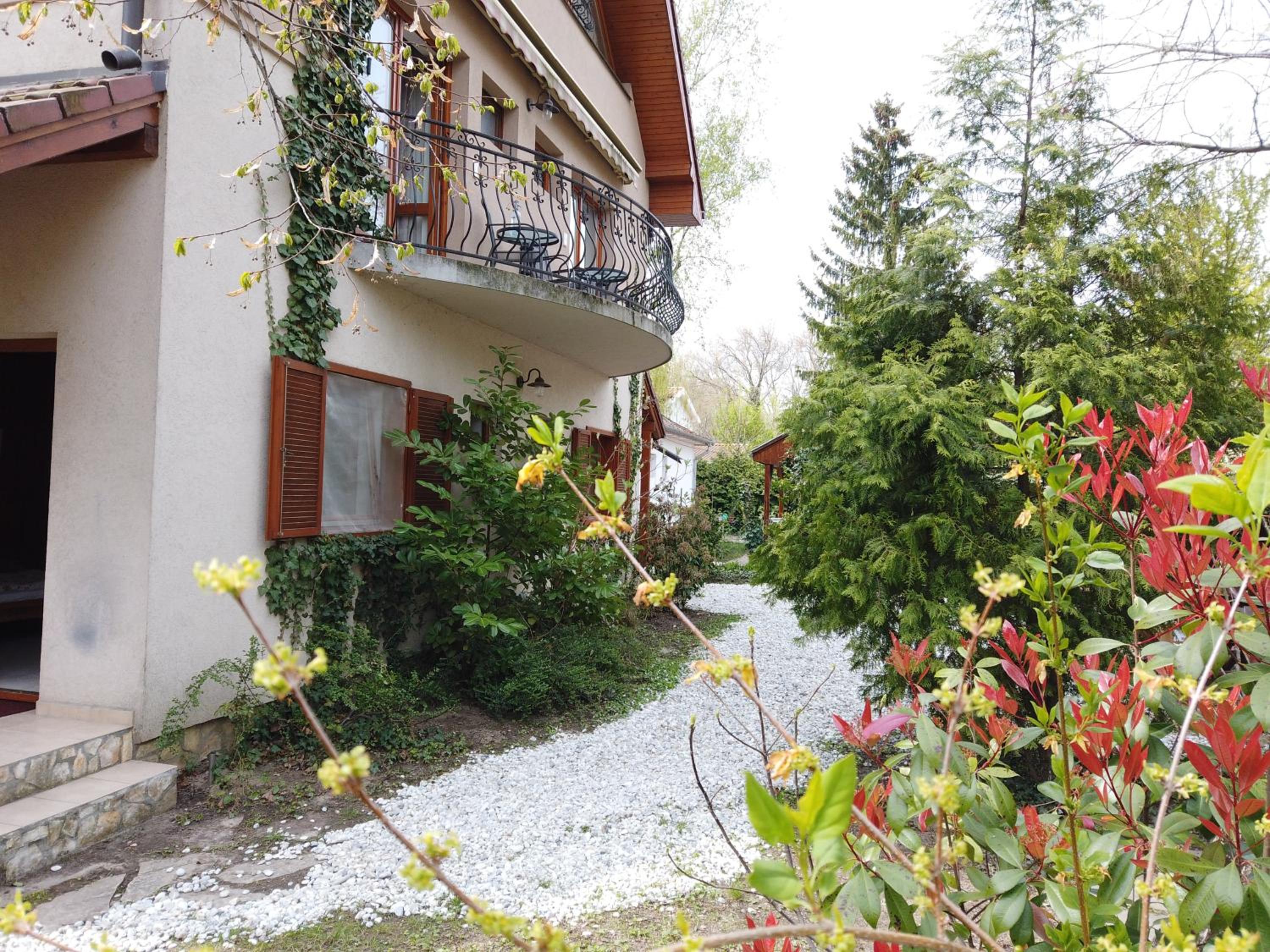 Vicze Apartmanház view 5