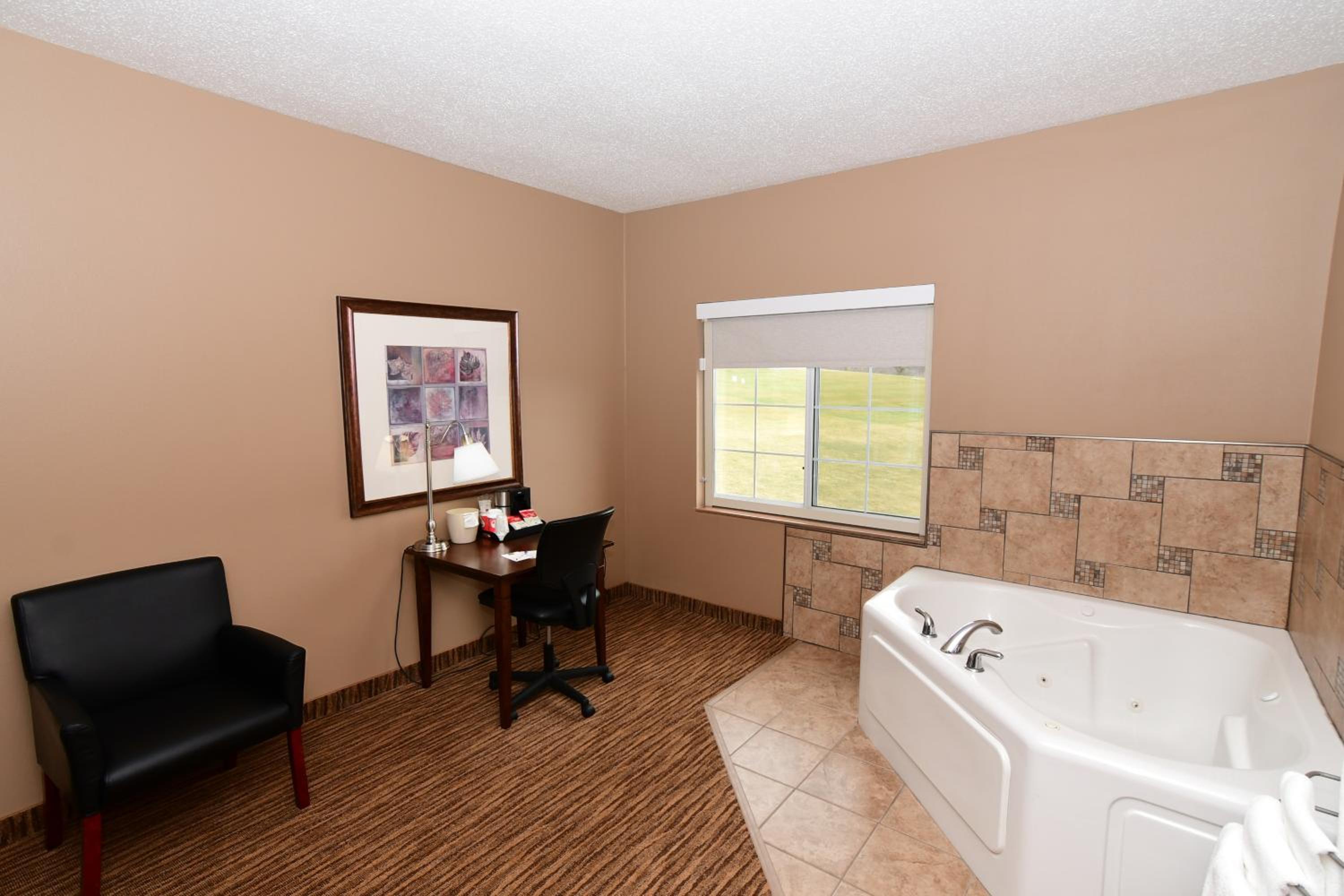 Cobblestone Inn & Suites - Denison | Majestic Hills