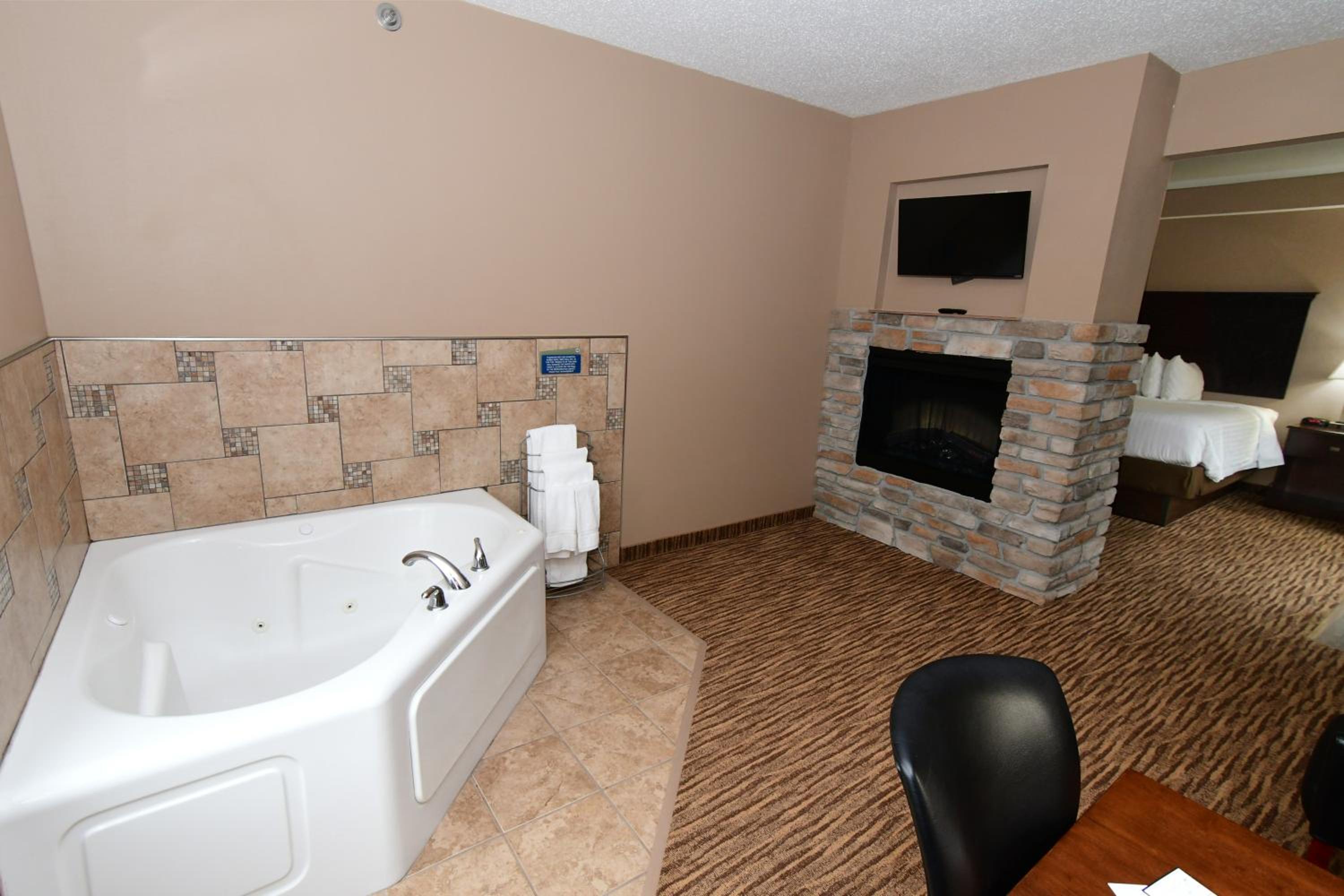 Cobblestone Inn & Suites - Denison | Majestic Hills
