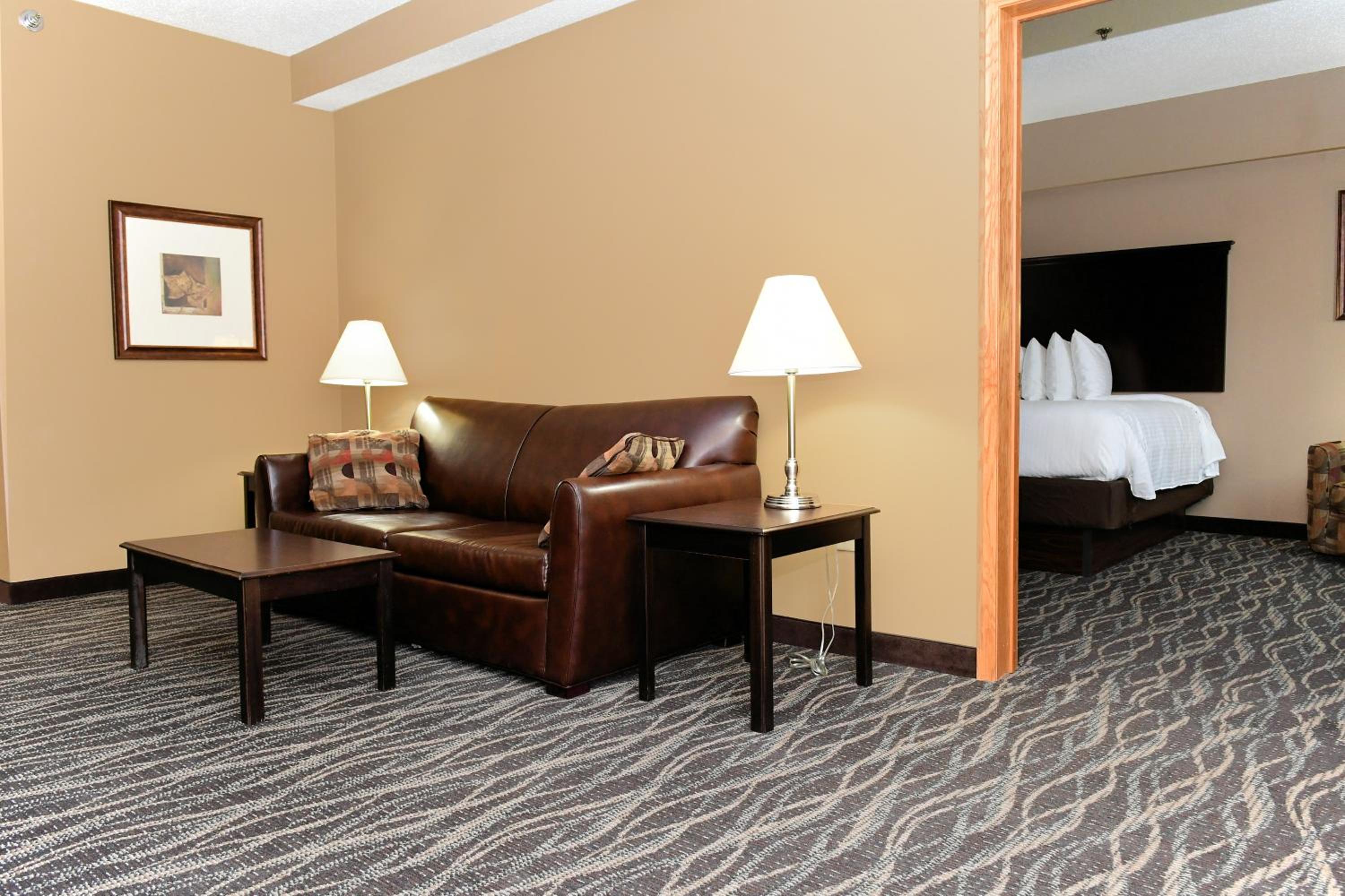 Cobblestone Inn & Suites - Denison | Majestic Hills