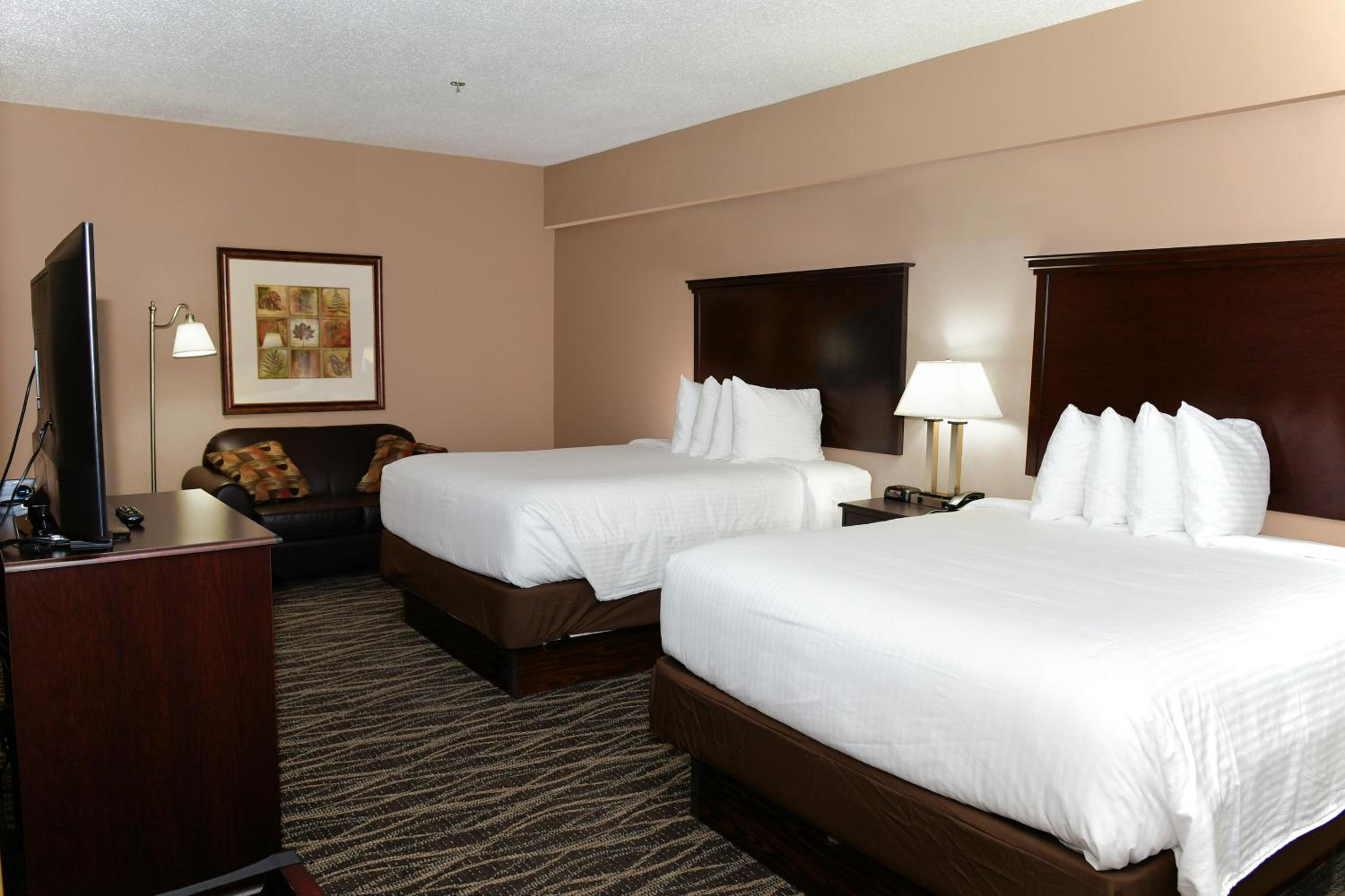 Cobblestone Inn & Suites - Denison | Majestic Hills