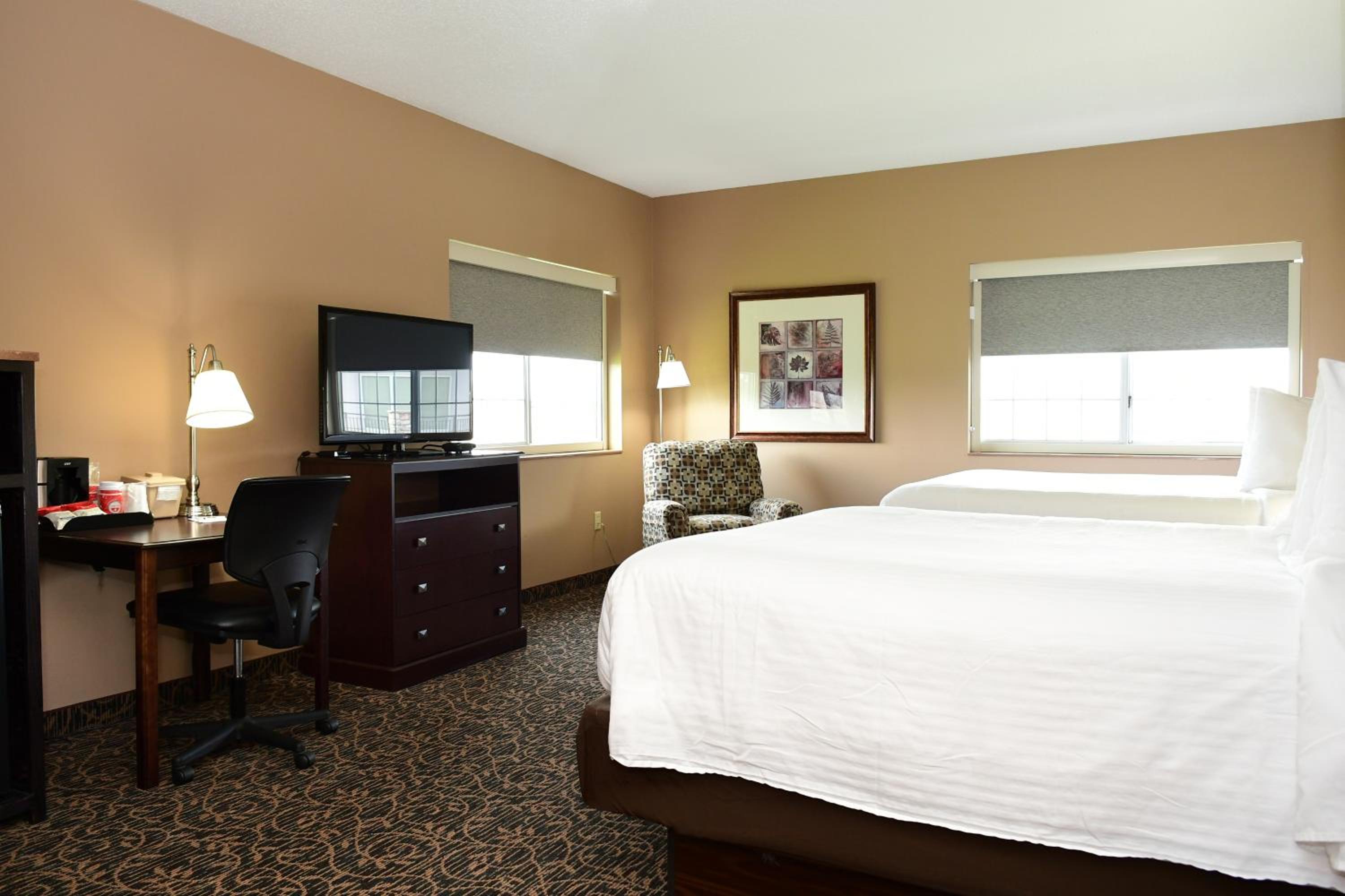 Cobblestone Inn & Suites - Denison | Majestic Hills