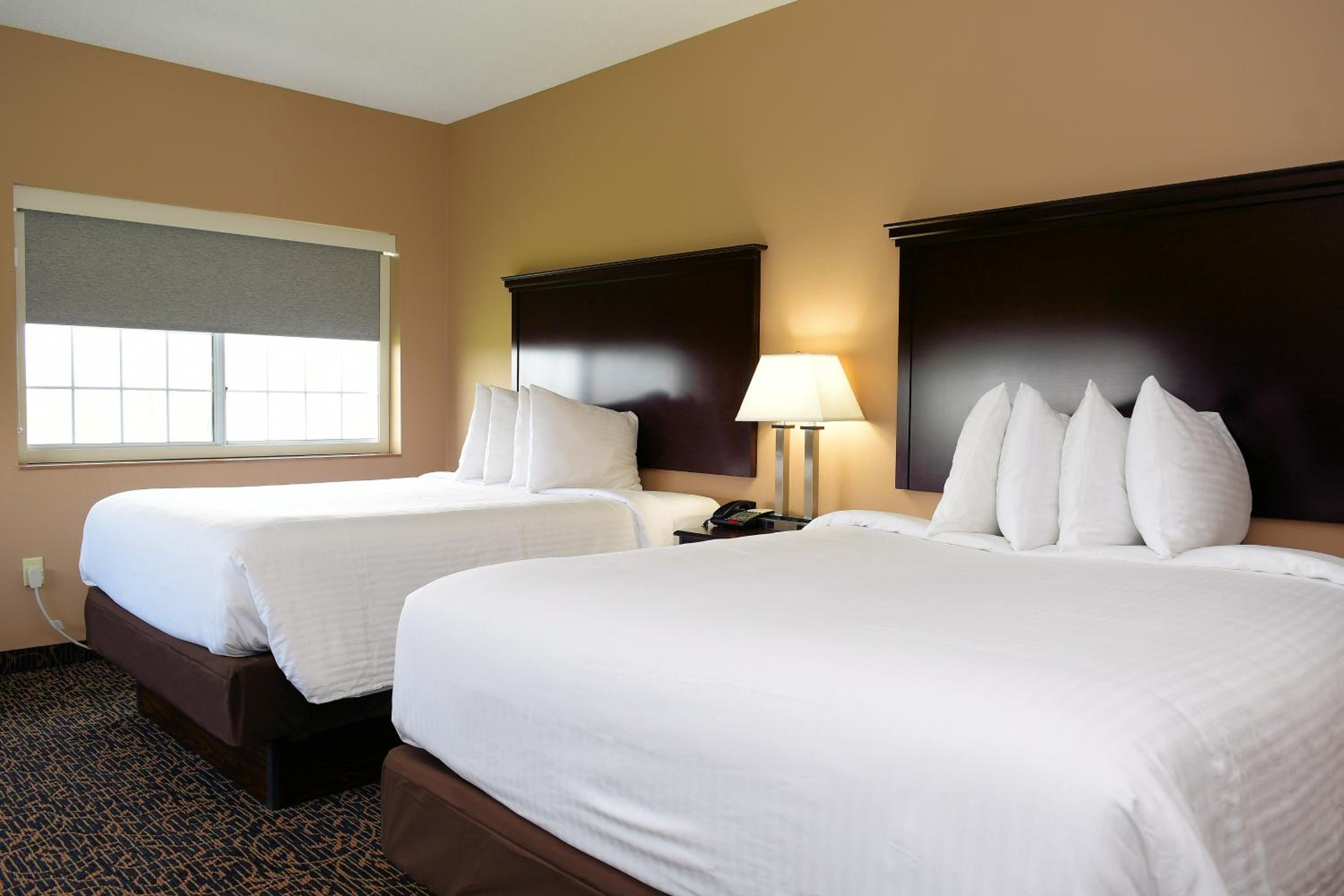 Cobblestone Inn & Suites - Denison | Majestic Hills