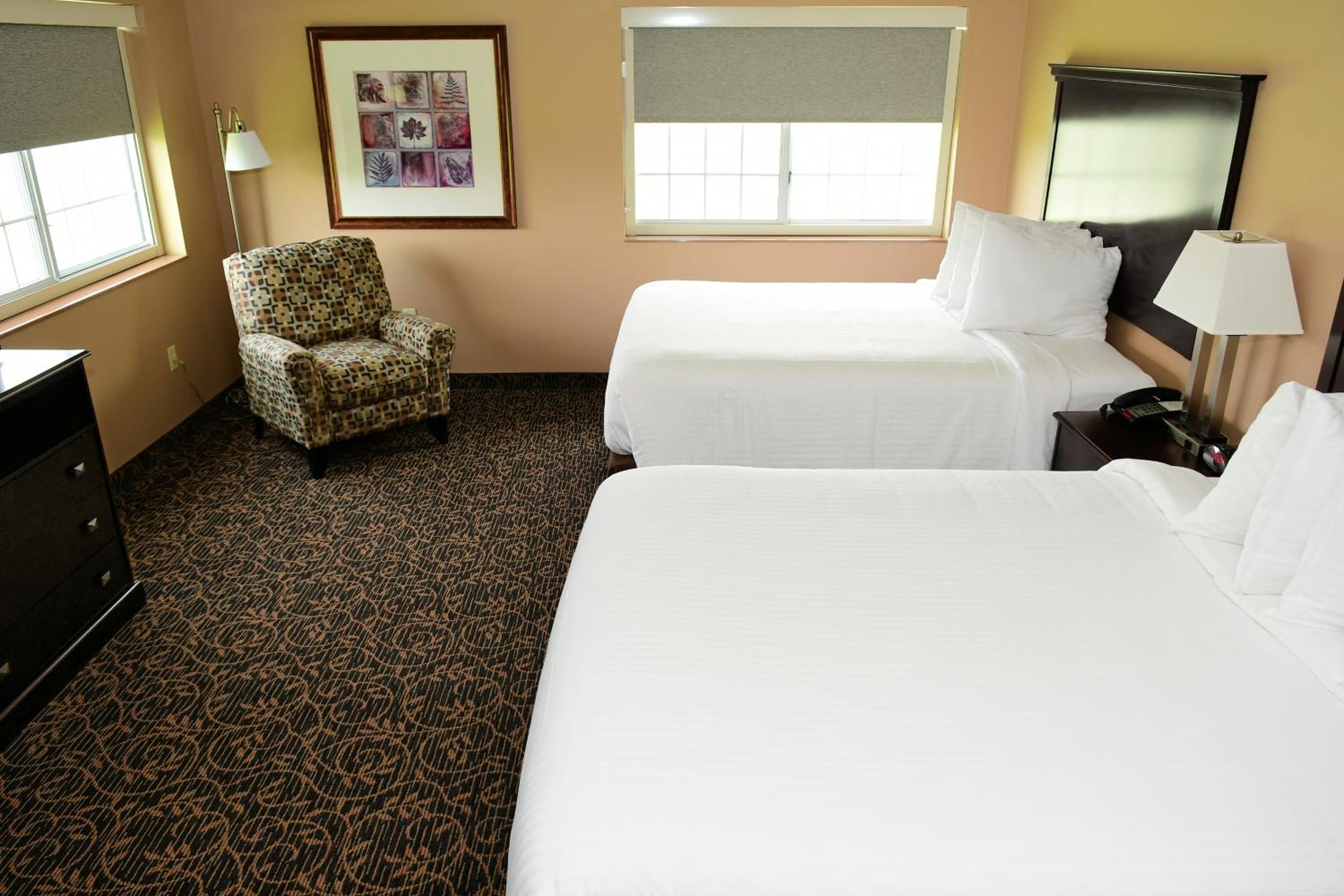 Cobblestone Inn & Suites - Denison | Majestic Hills
