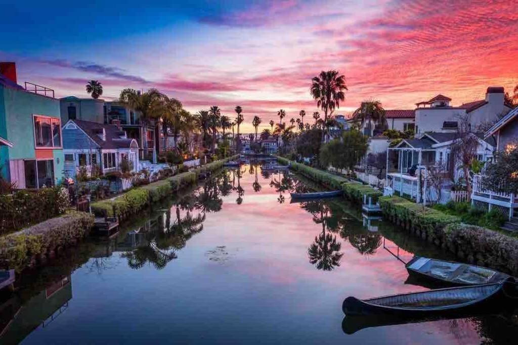 Los Angeles Vacations - Venice Beach Property With Water Views - Property Image 3