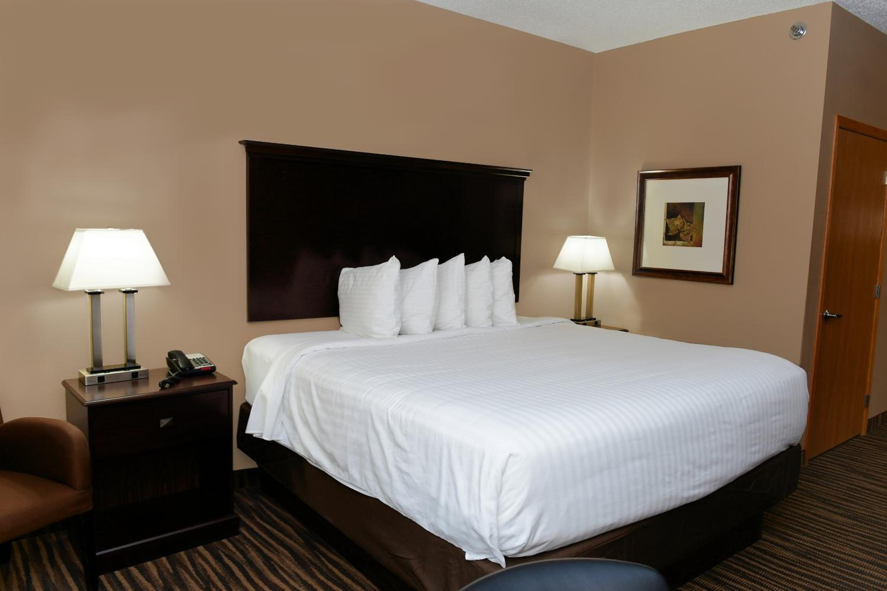 Cobblestone Inn & Suites - Denison | Majestic Hills