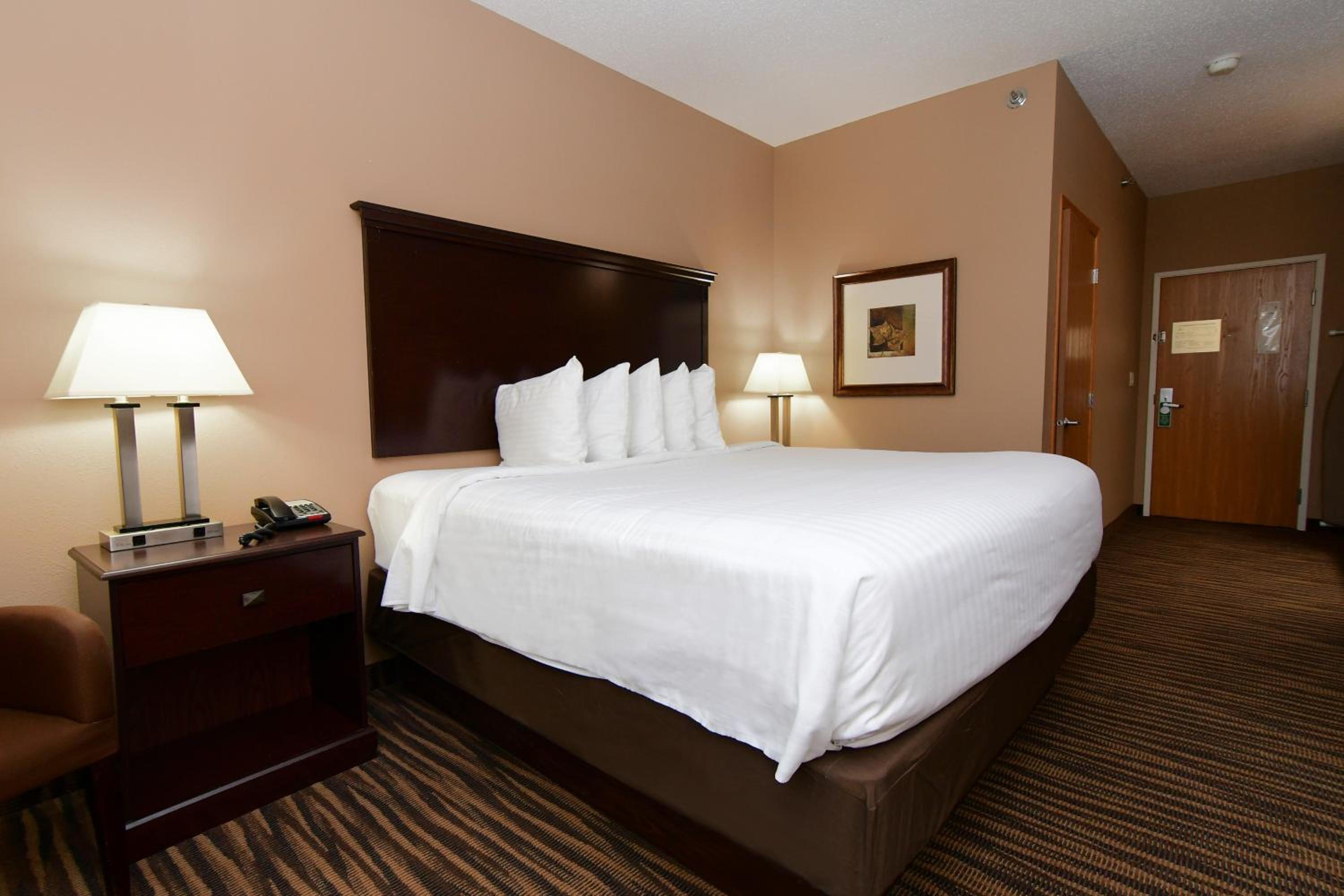 Cobblestone Inn & Suites - Denison | Majestic Hills