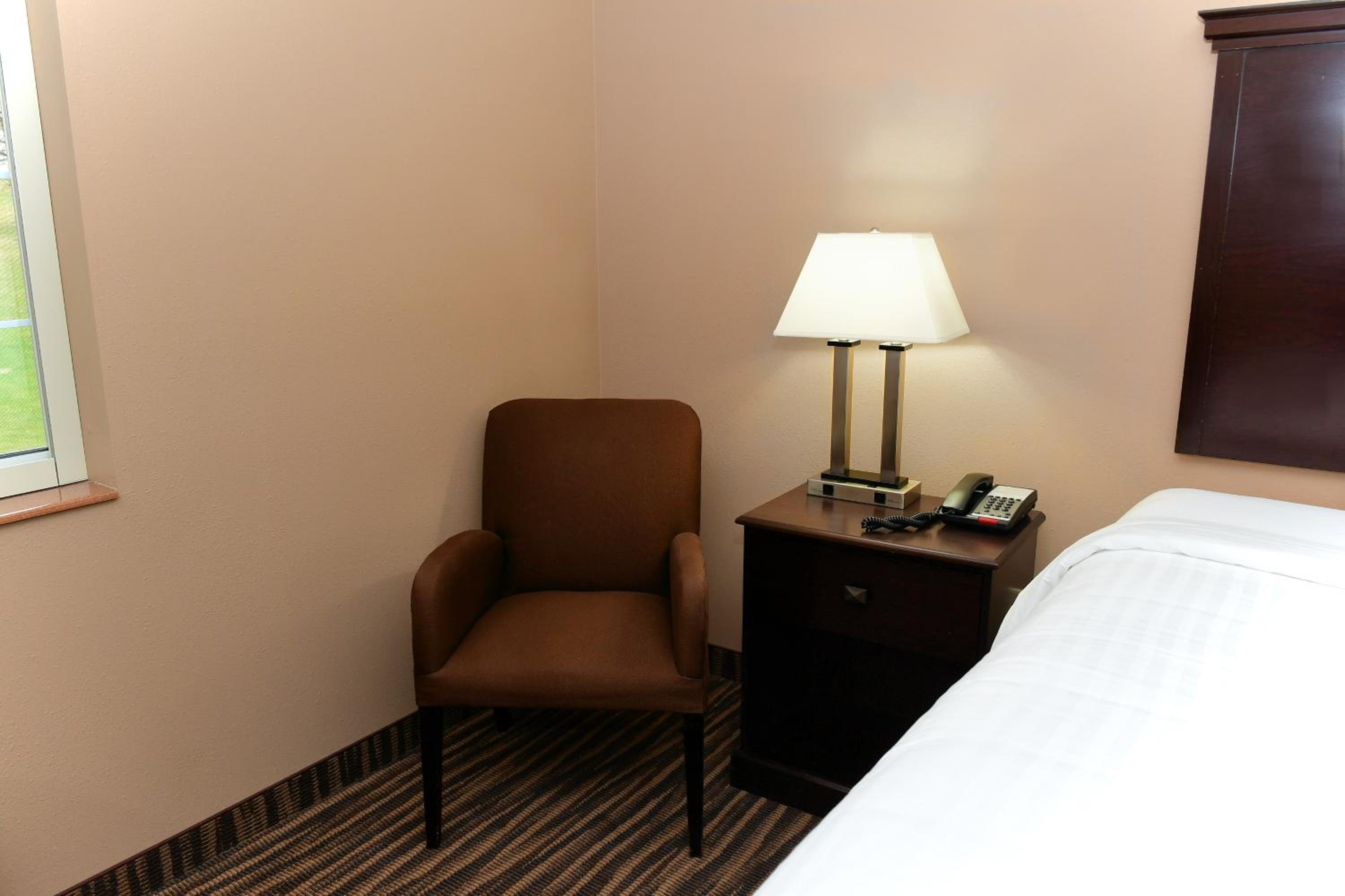 Cobblestone Inn & Suites - Denison | Majestic Hills