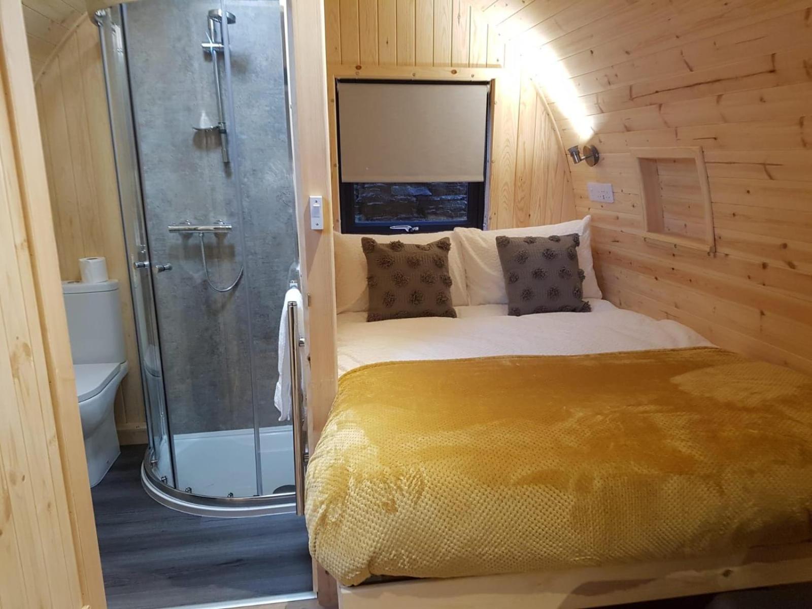 Hotel Mallaig Glamping Pods - Image 1