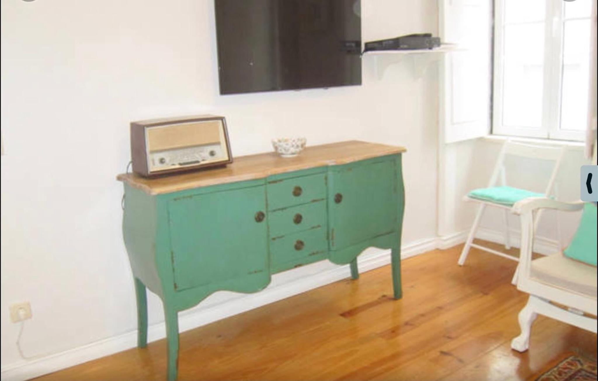 Shabby Chic Flat 2 view 2