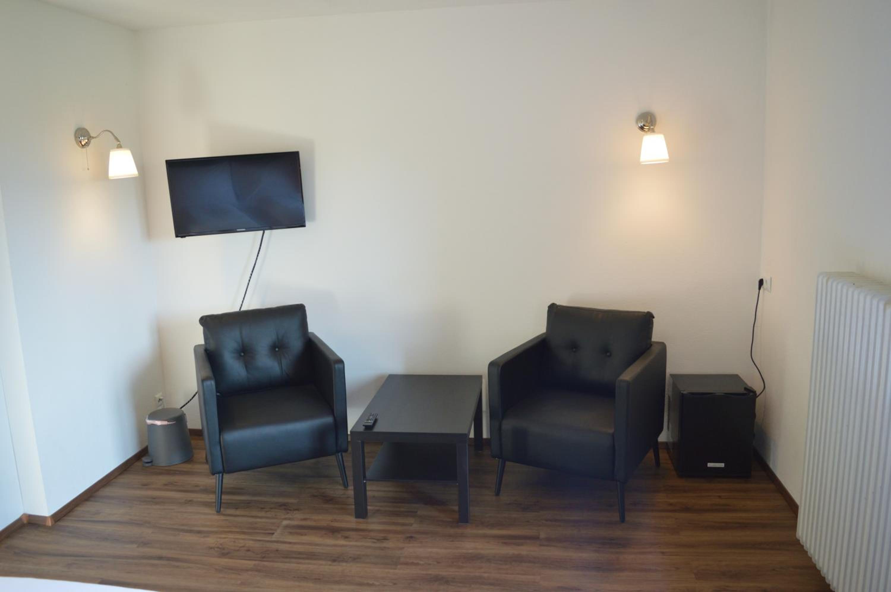 B & B Gmeineck