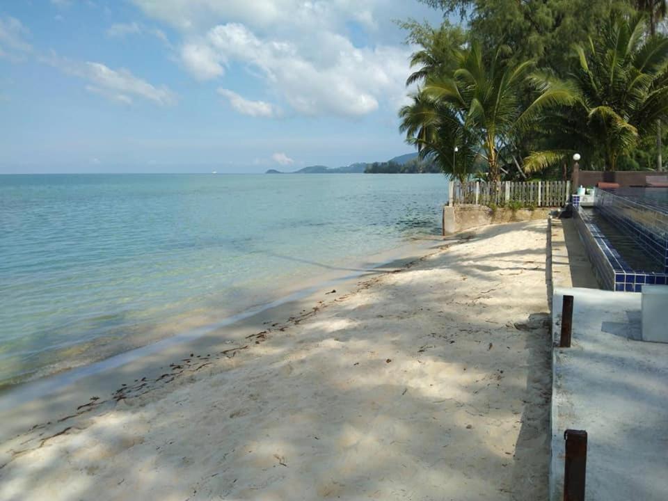 Lipa Bay Resort