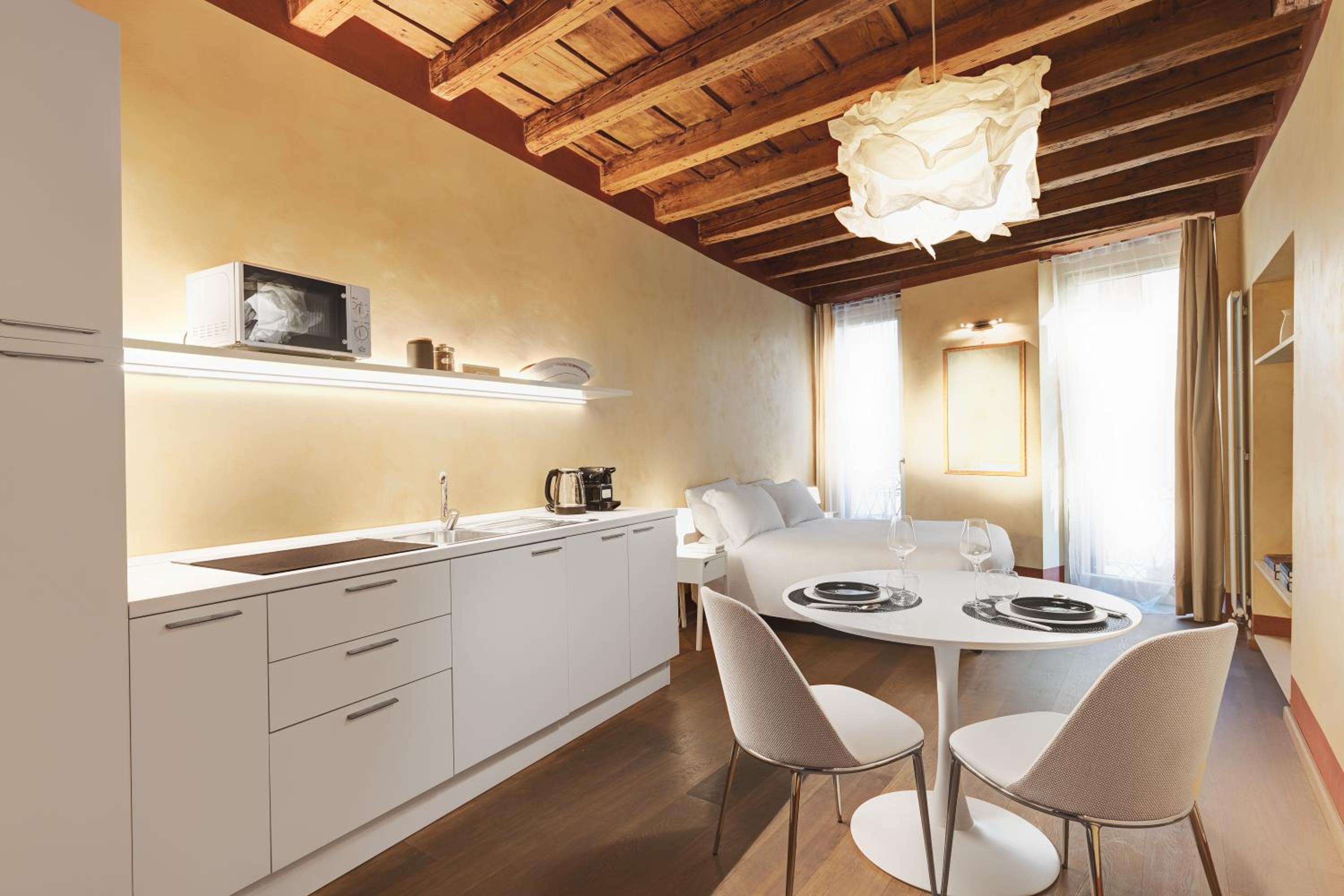 1881 LUXURY SUITES view 4