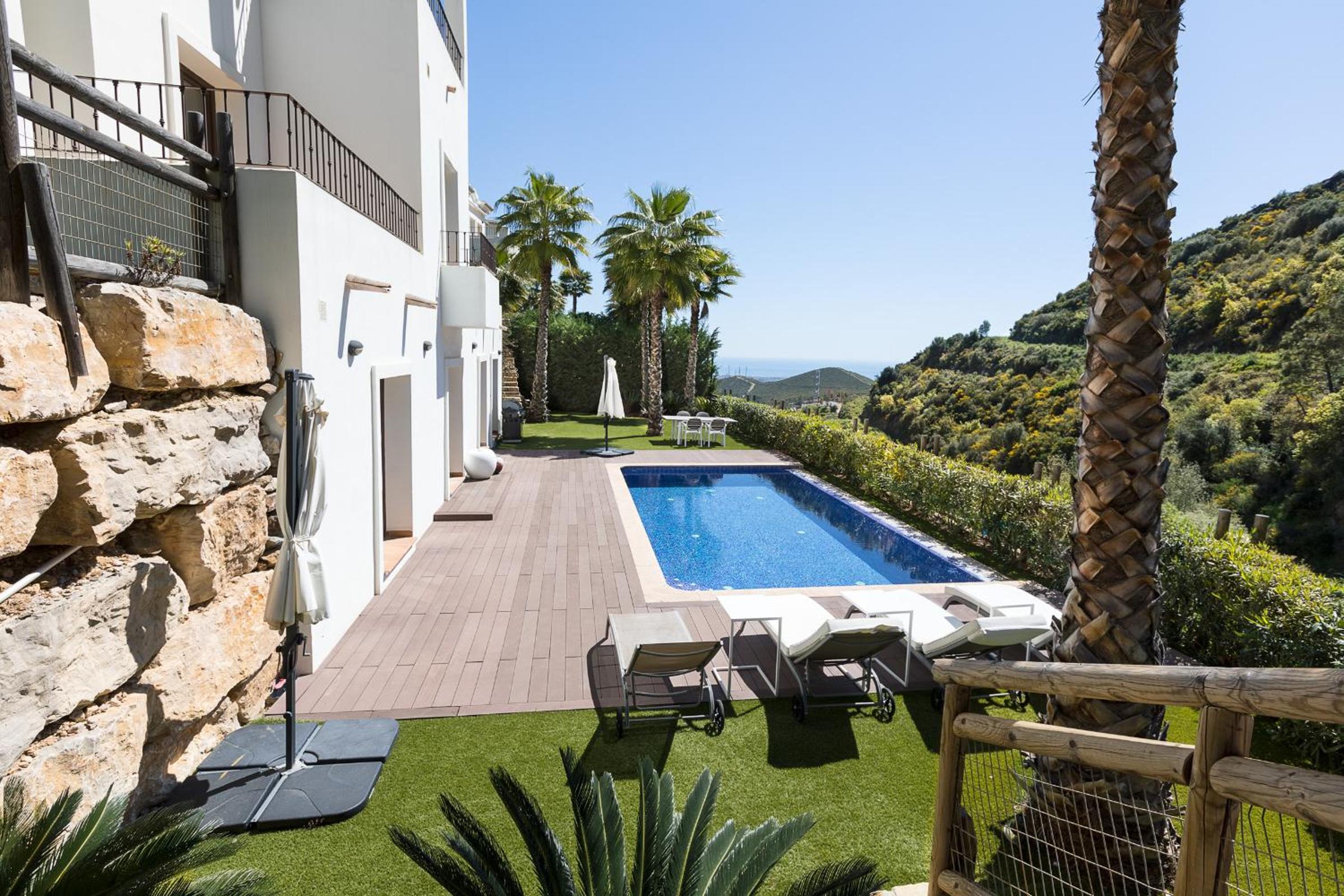 Luxury 4BR Villa - Benahavis Hills & Country Club view 4