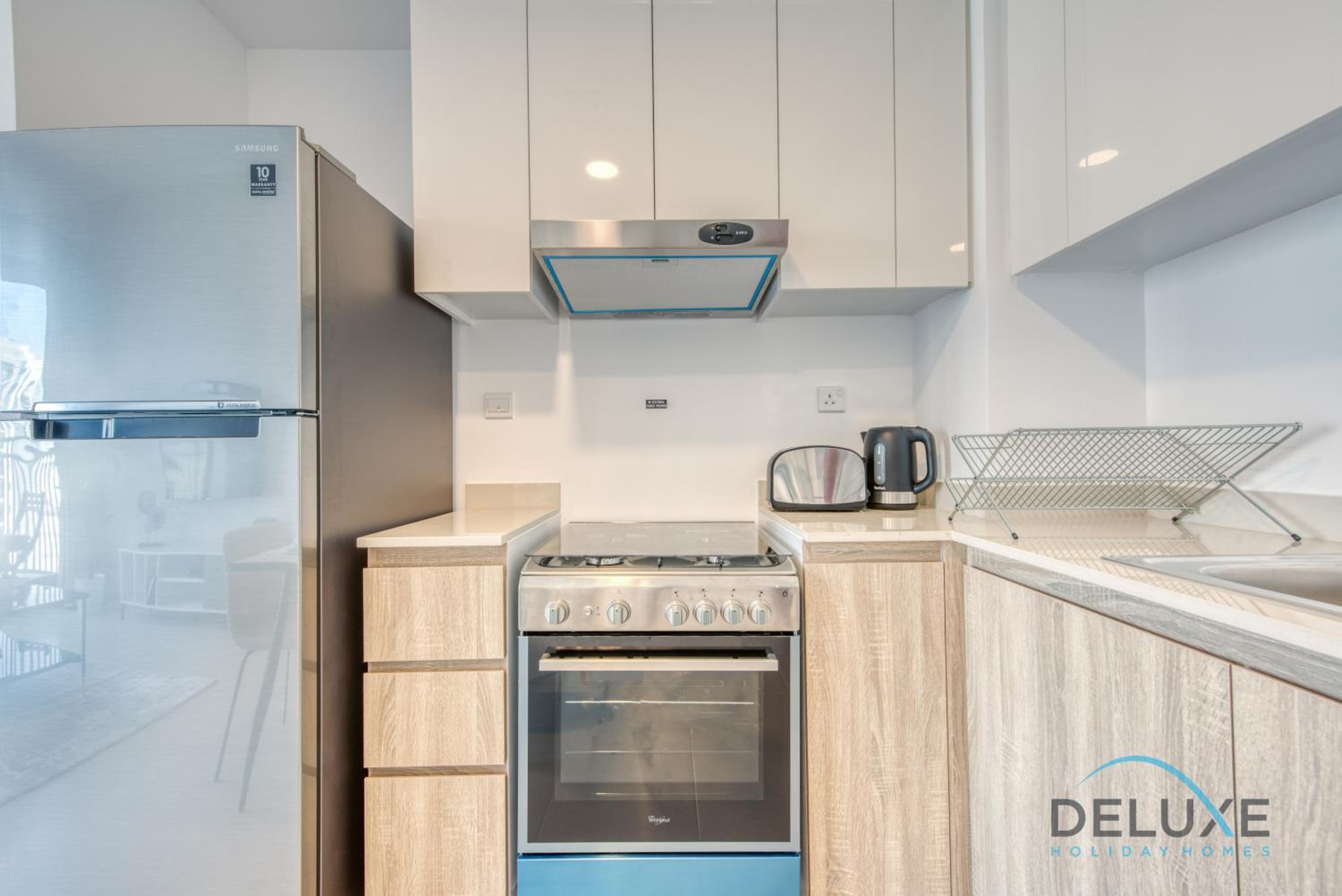 Chic 1BR in Town Square UNA Dubailand by Deluxe Holiday Homes