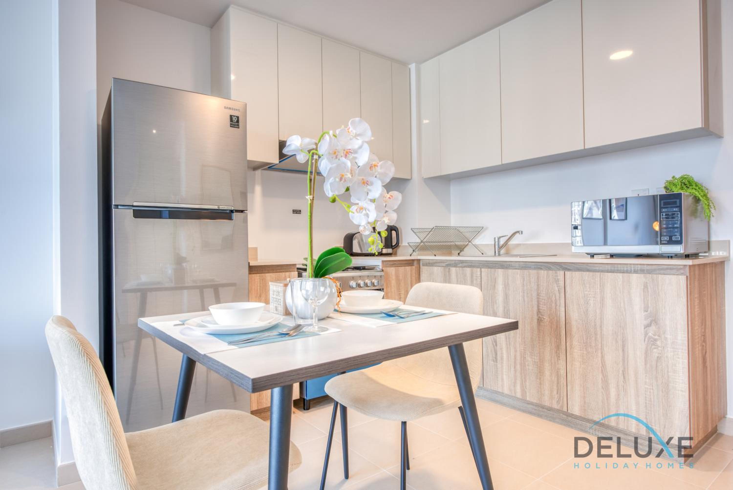 Chic 1BR in Town Square UNA Dubailand by Deluxe Holiday Homes
