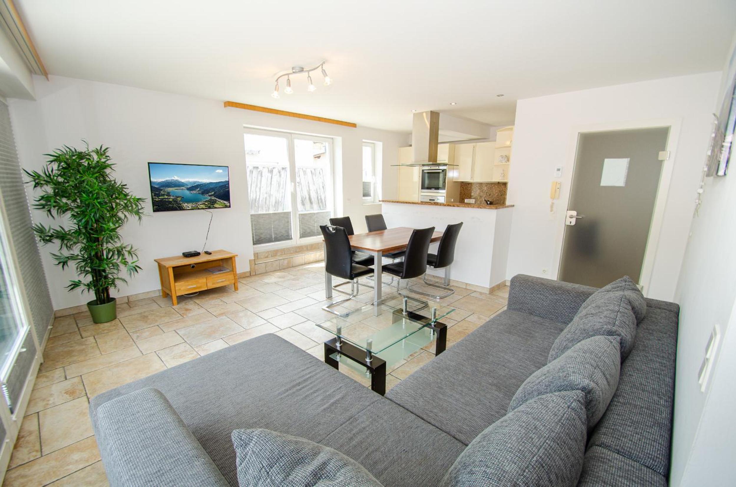 Penthouse in the heart of Zell am See view 3