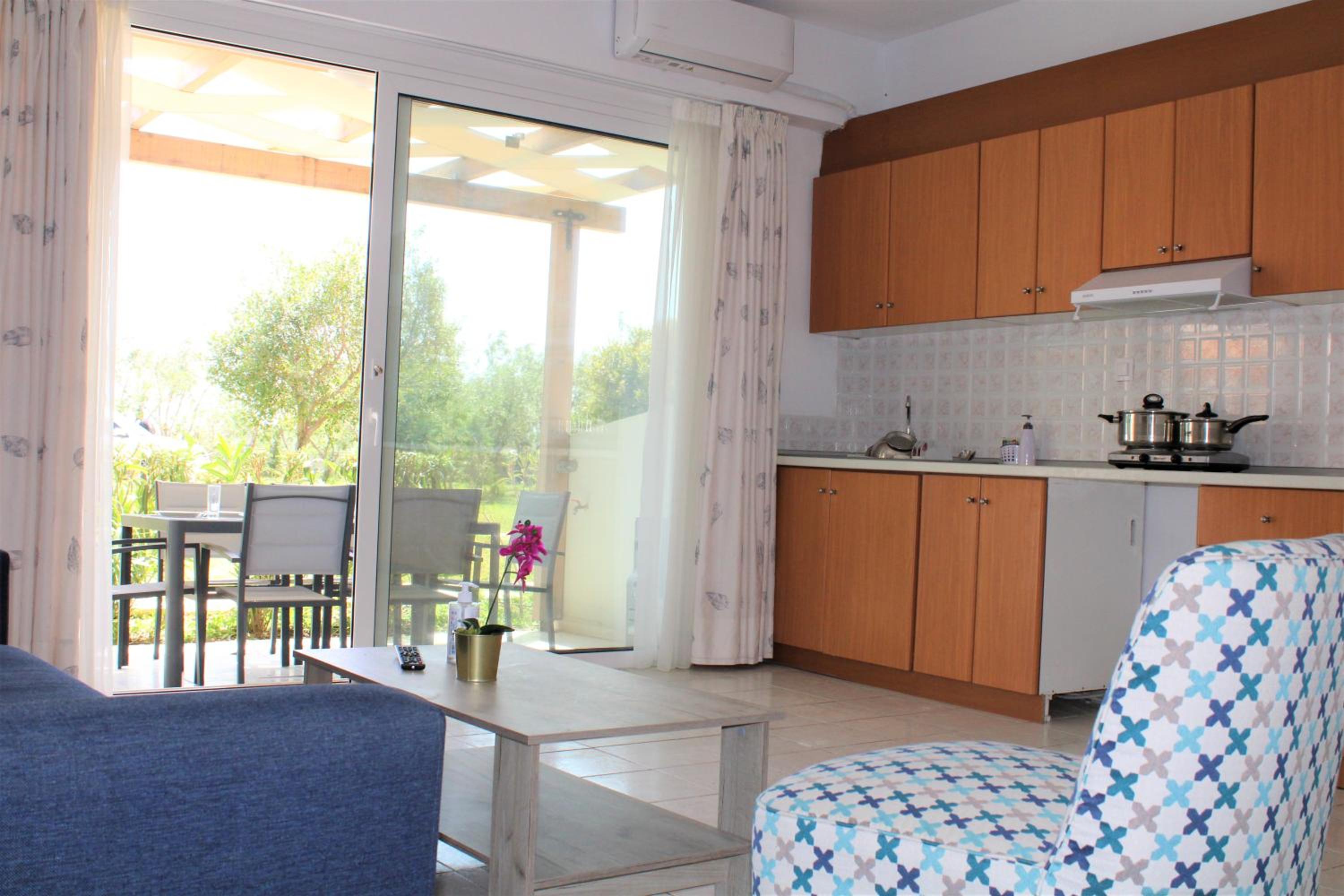 Kalamaki Plaza Apartments
