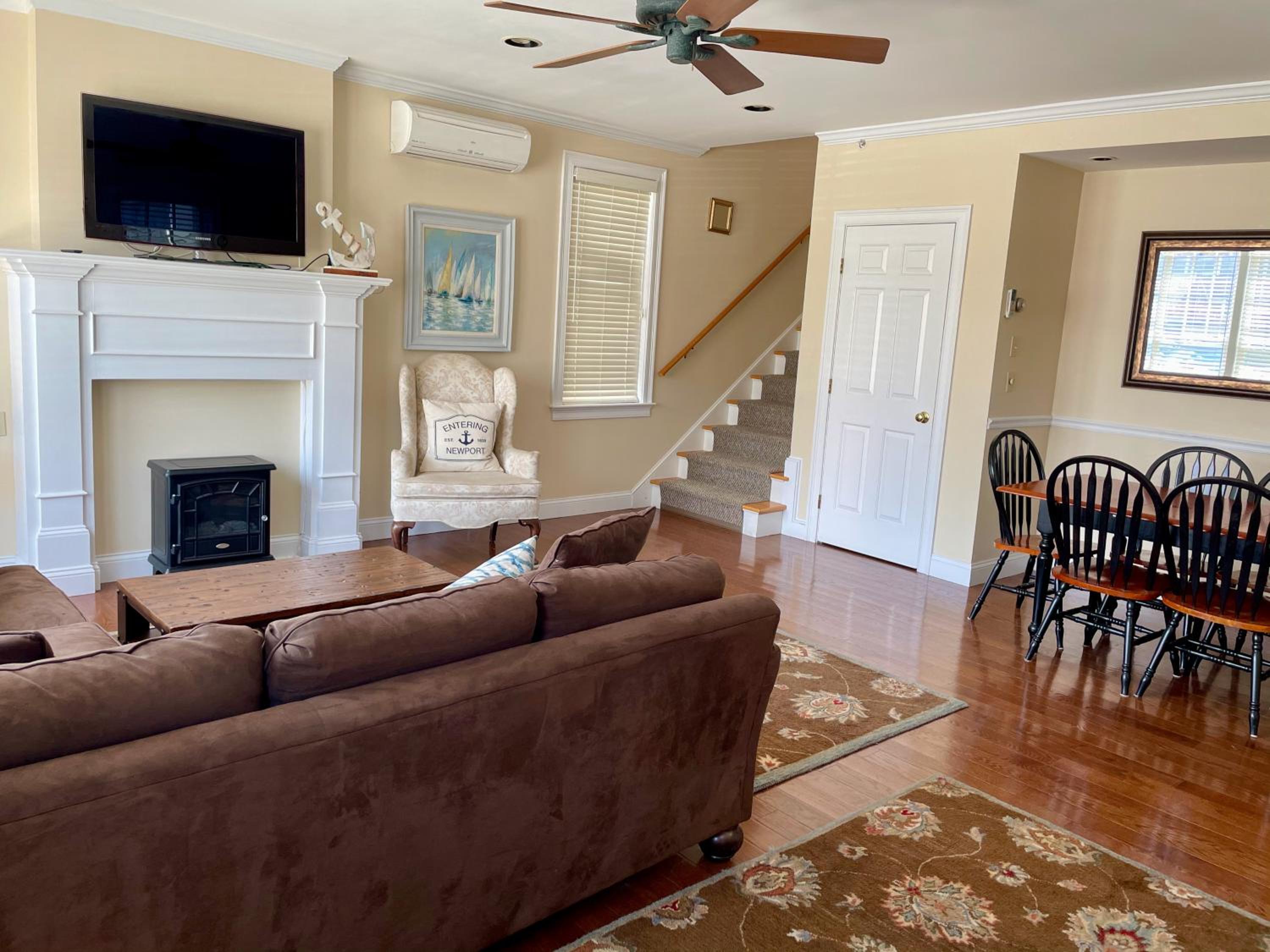 Modern Cottage Downtown NPT-Waites Wharf Cottage RE05618-STR view 3