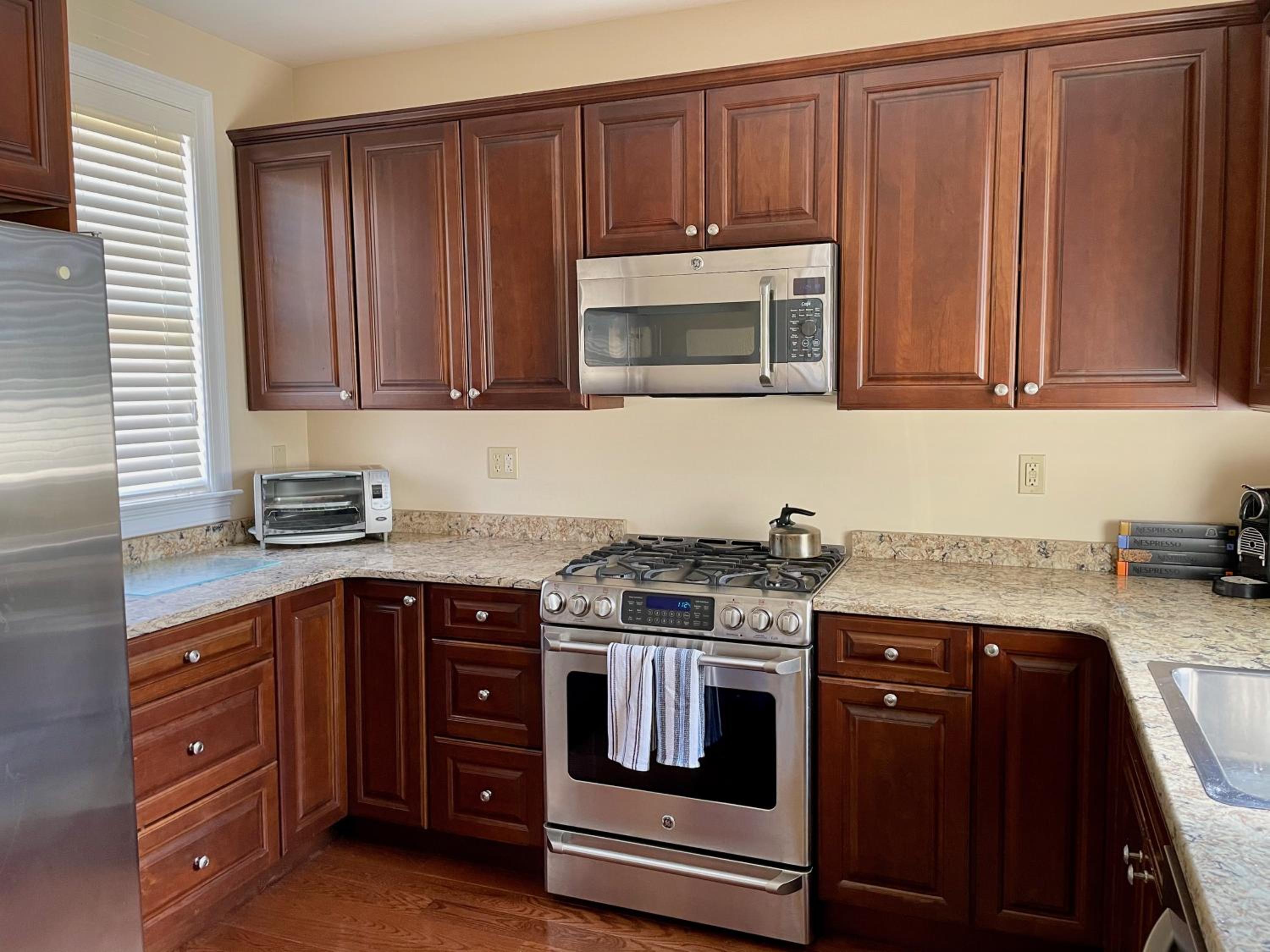 Modern Cottage Downtown NPT-Waites Wharf Cottage RE05618-STR view 4
