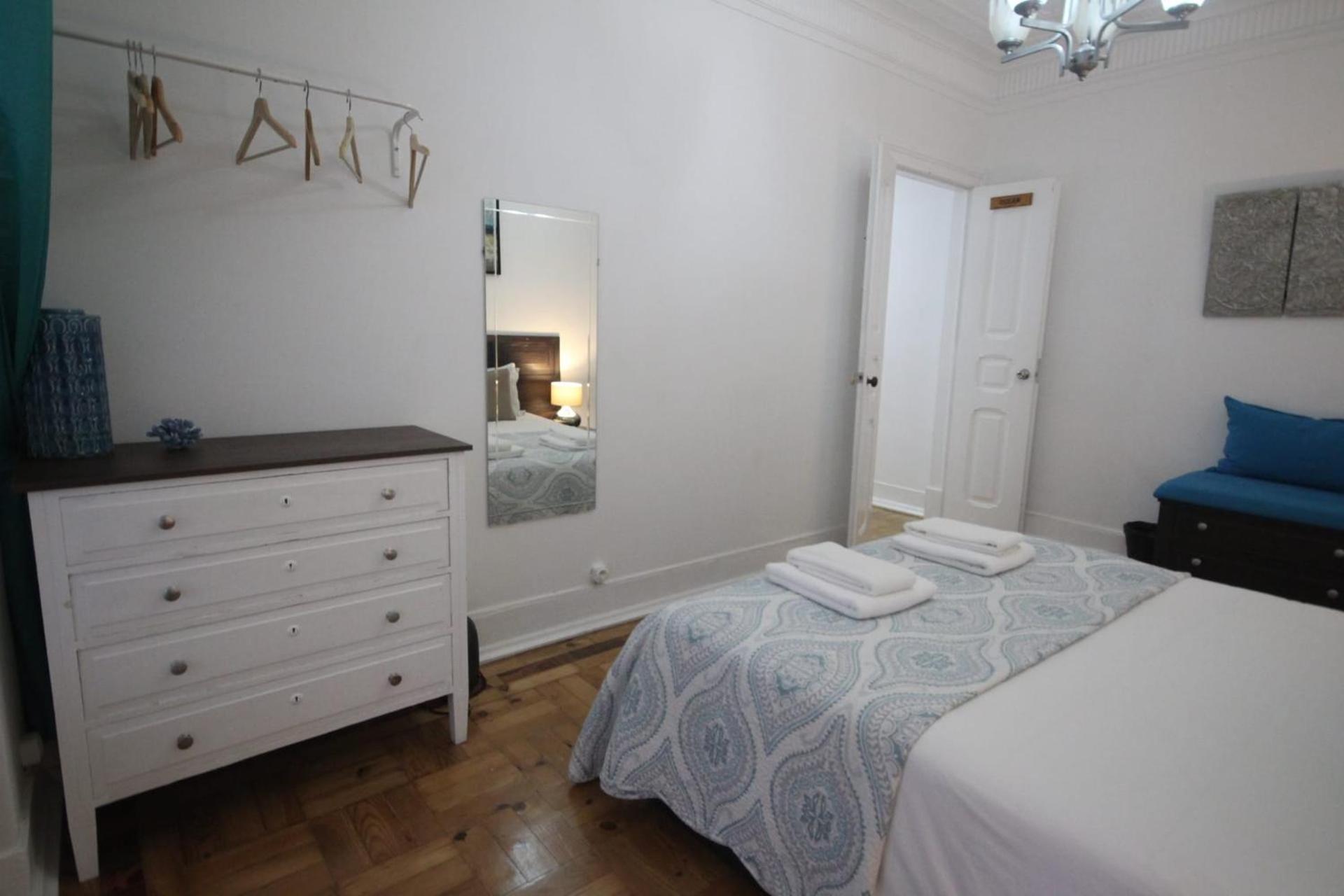 Ocean M1 R4 - Large Double Room with shared Bathroom in City Center view 3