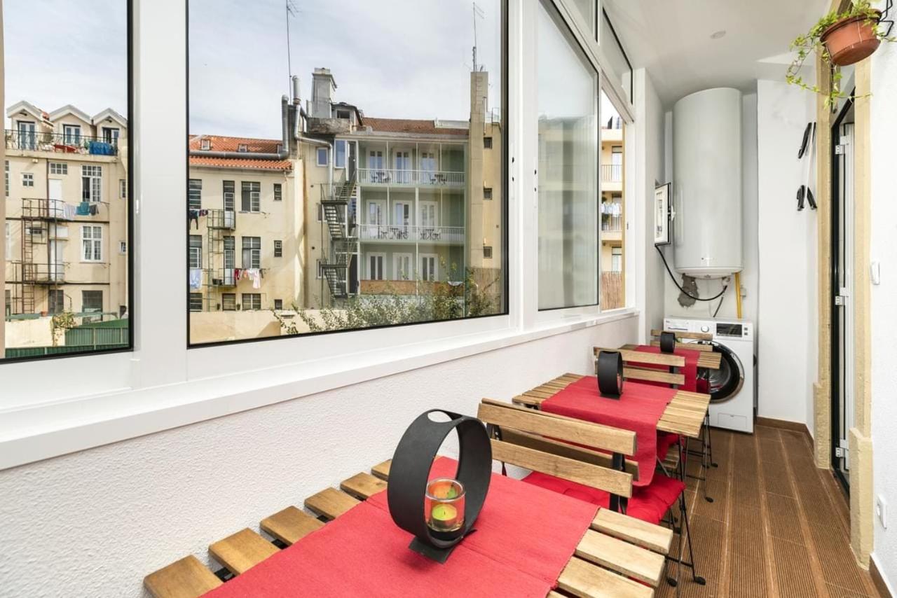 Exotic M2 R2 - Comfortable Classy Double Room with Shared Bath view 3