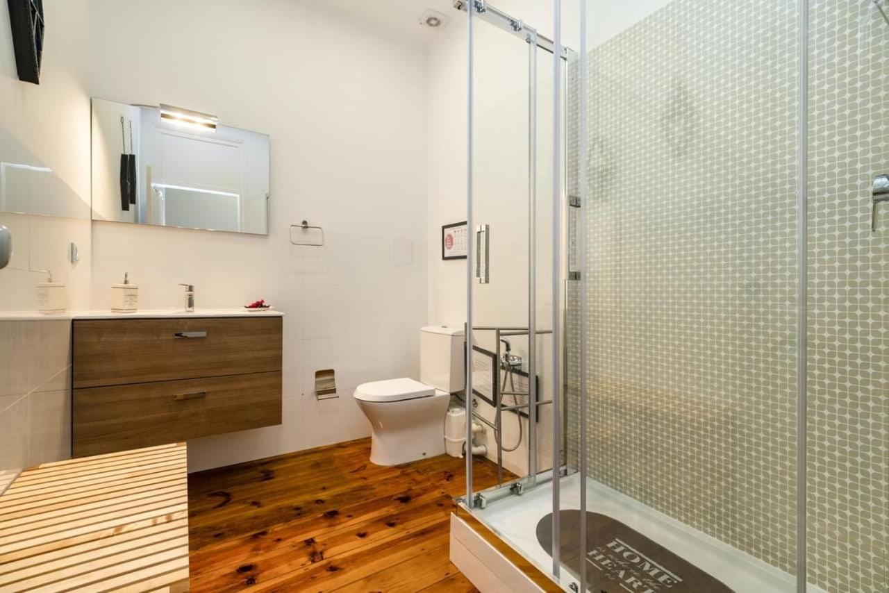 Exotic M2 R2 - Comfortable Classy Double Room with Shared Bath view 4