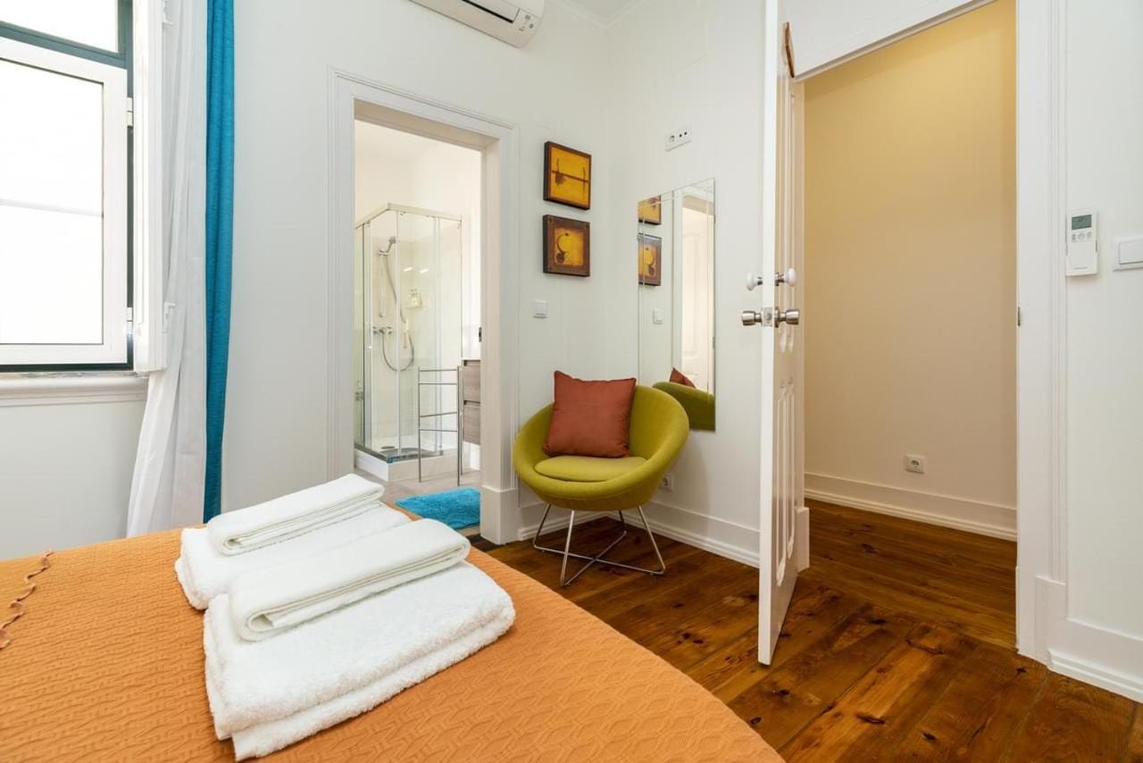 Groovy M2 R3 - Amazing Double Room with En-suite Bathroom view 3