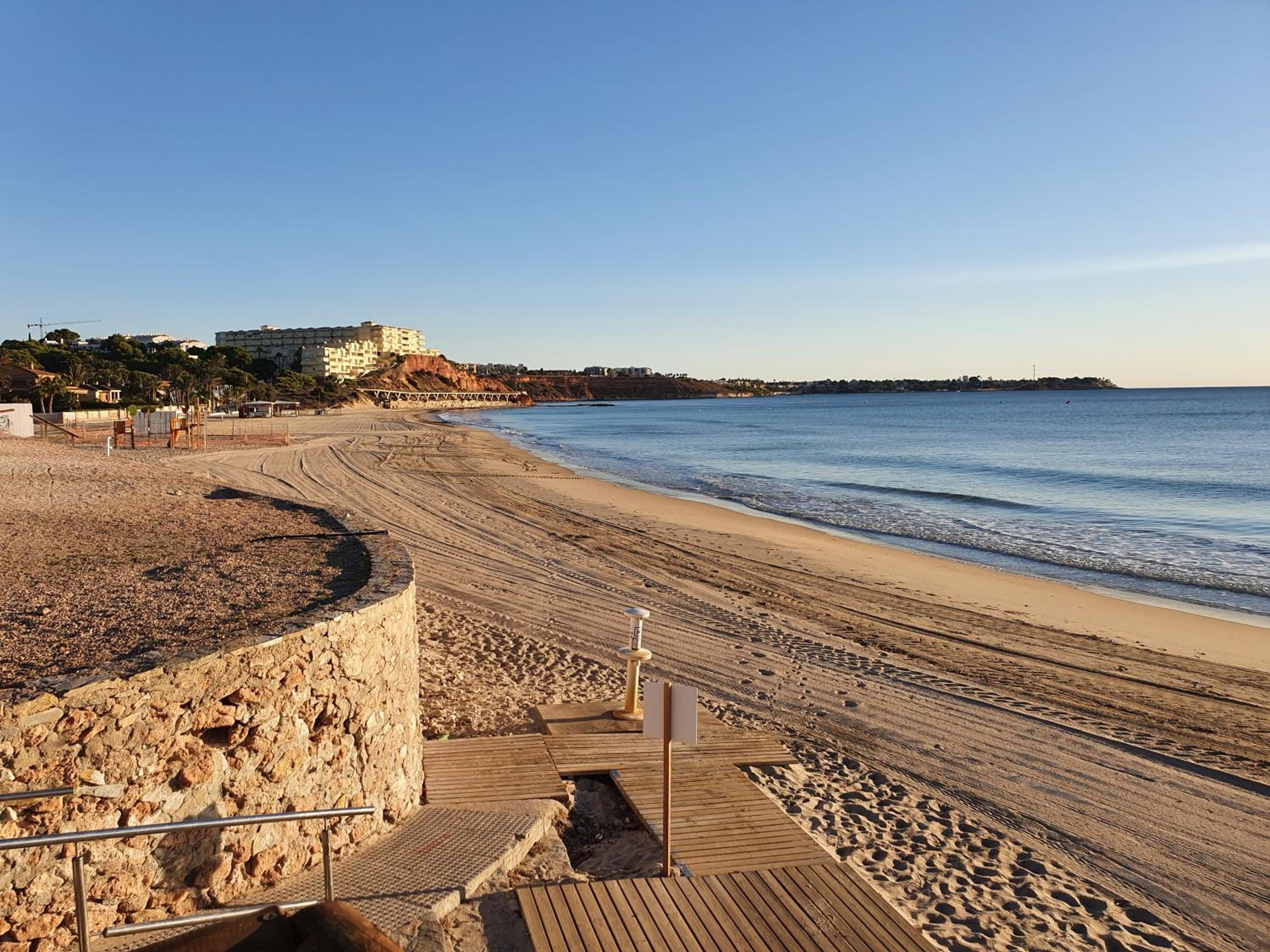 Apartment in Campoamor overlooking the swimming pool