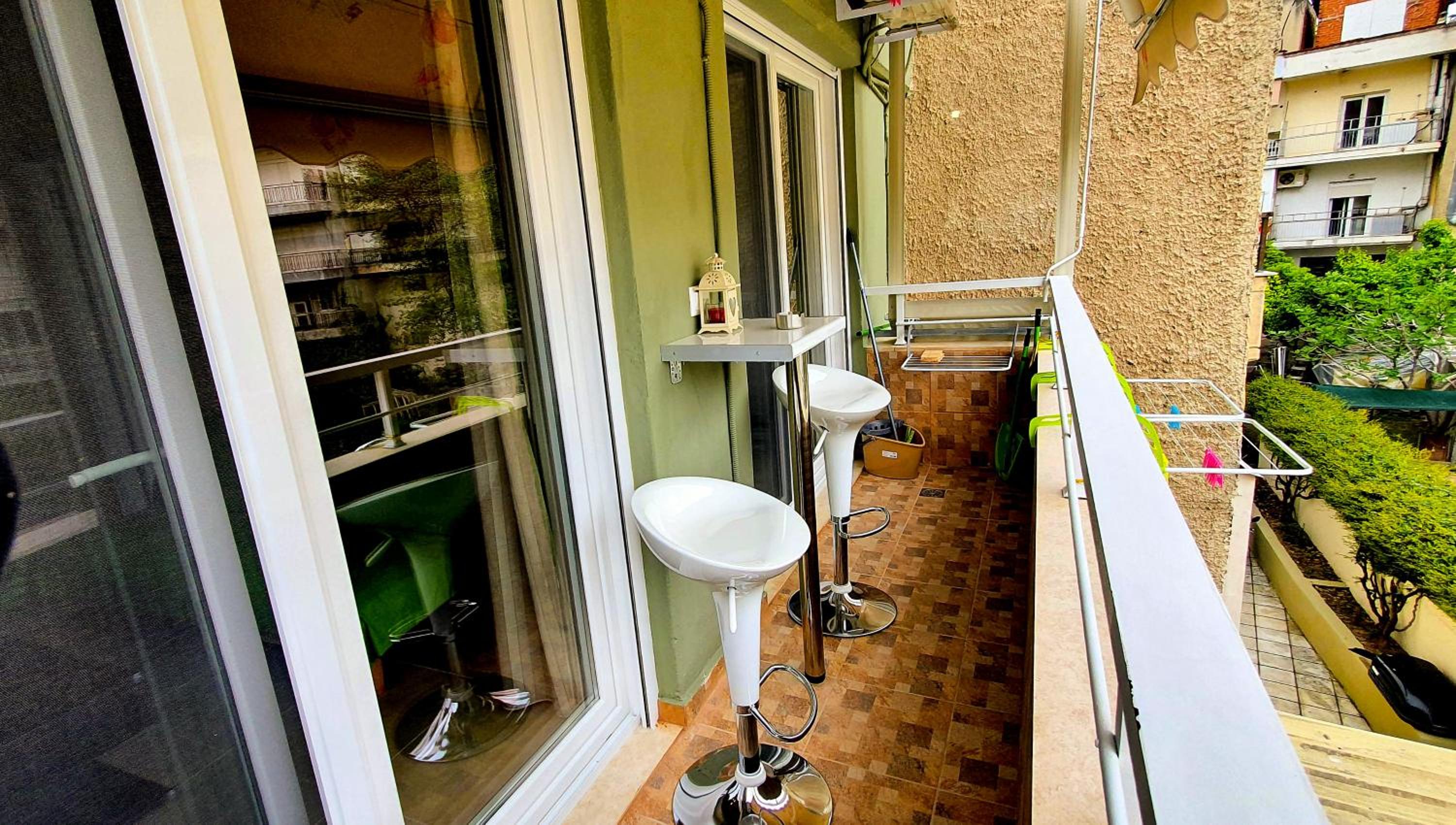 Hotel Apollo 1 - Luxury Apartment - Image 1