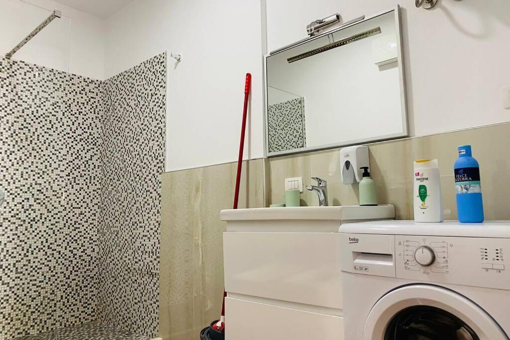 Spacious 1BR City Hub with Balcony