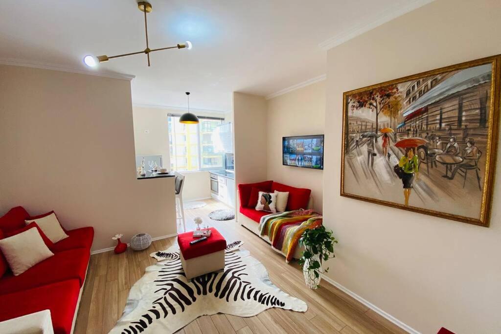 Spacious 1BR City Hub with Balcony