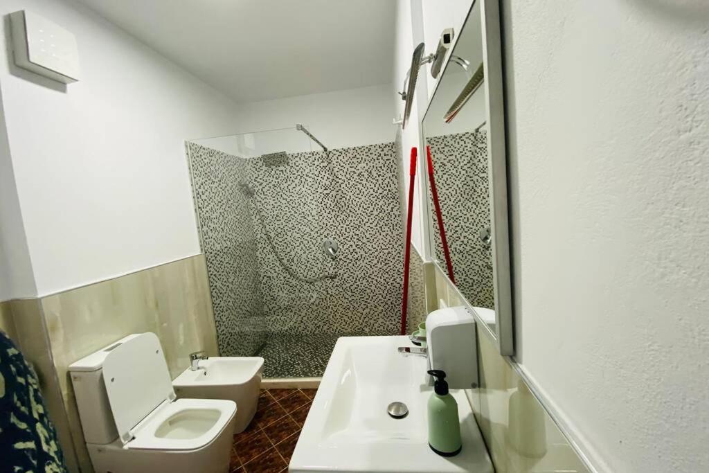Spacious 1BR City Hub with Balcony