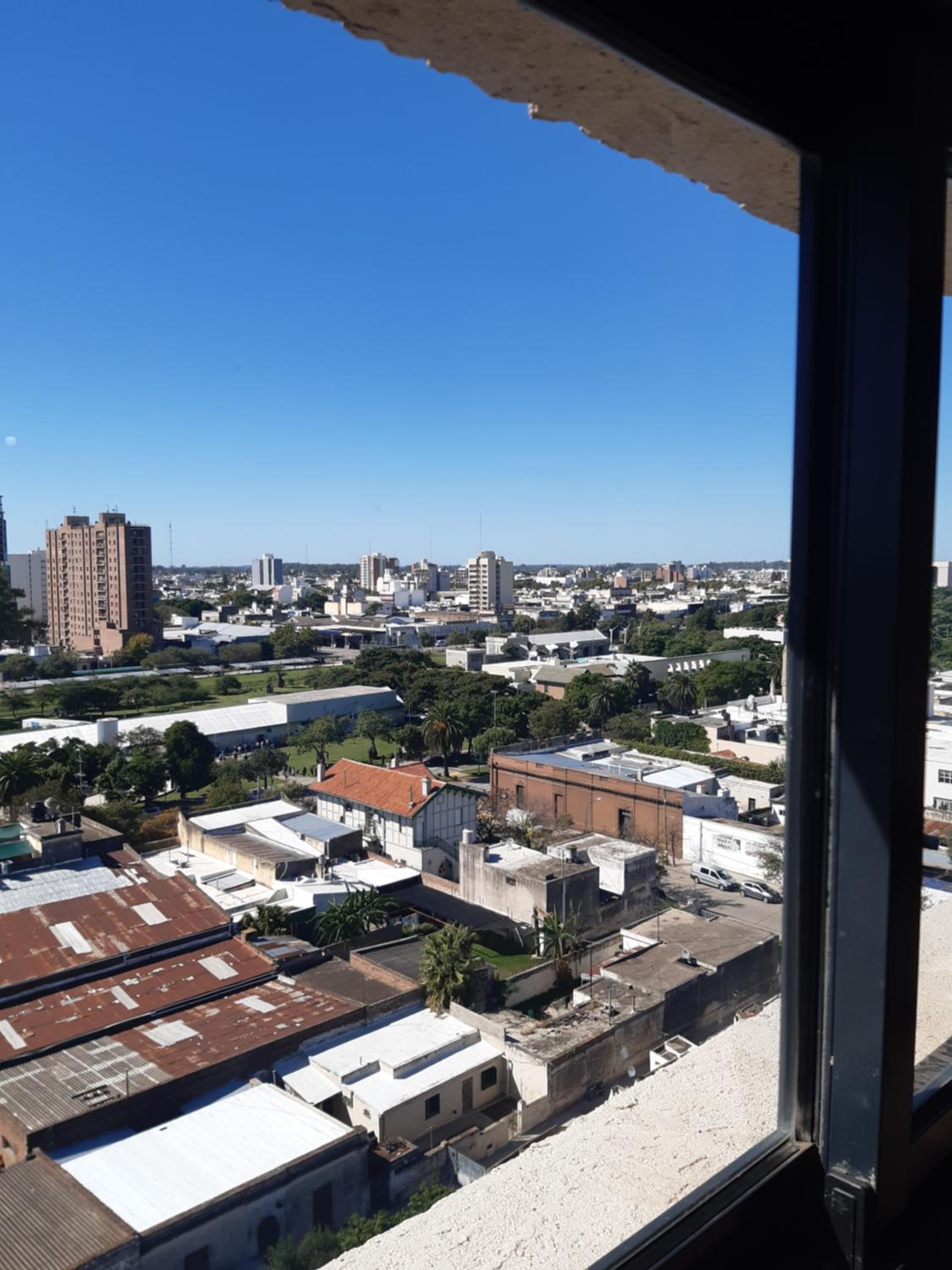 Departamento en zona centro con vista al parque