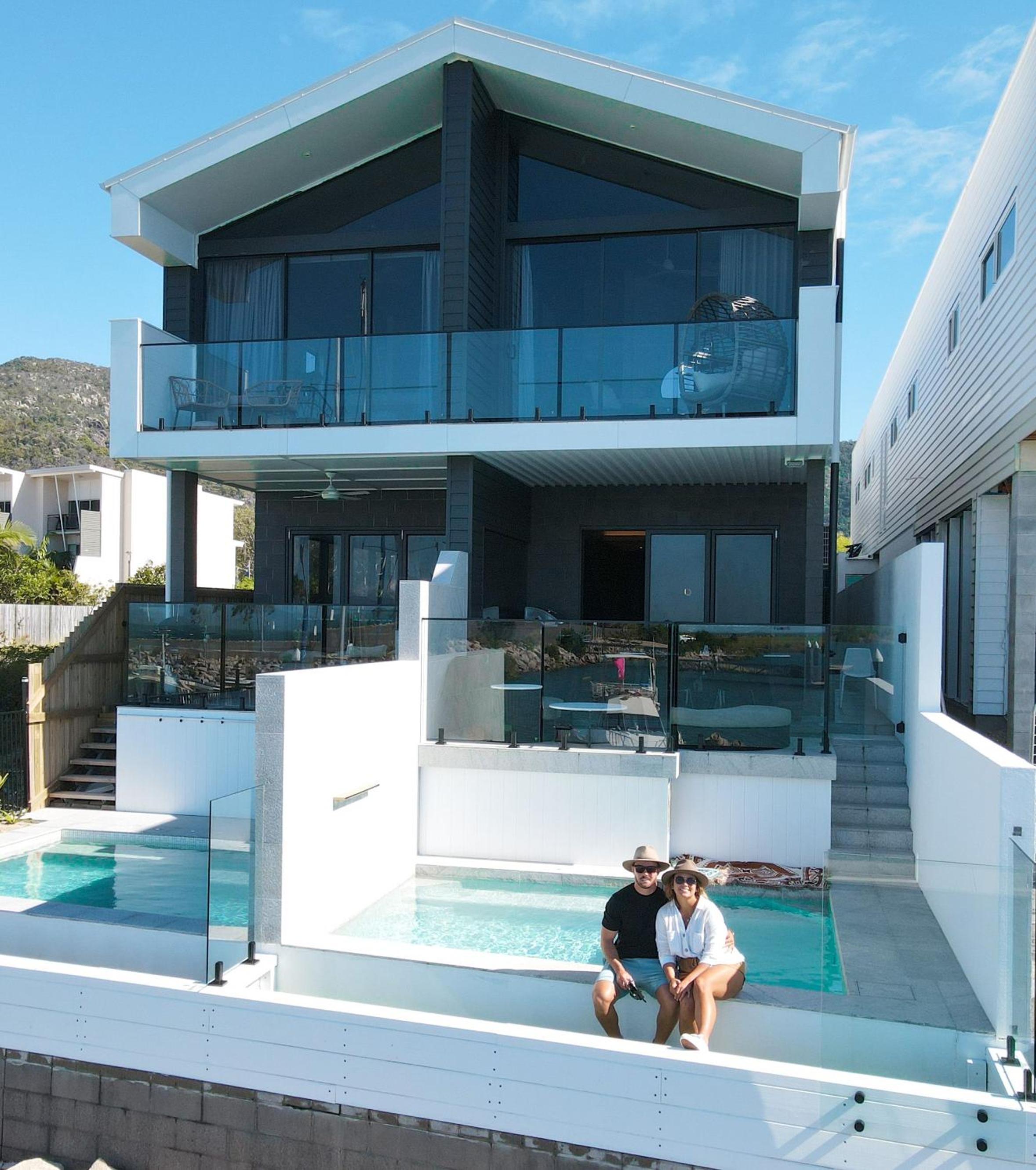 Dacha on Maggie No#1 OPULENT AND LUXURIOUS