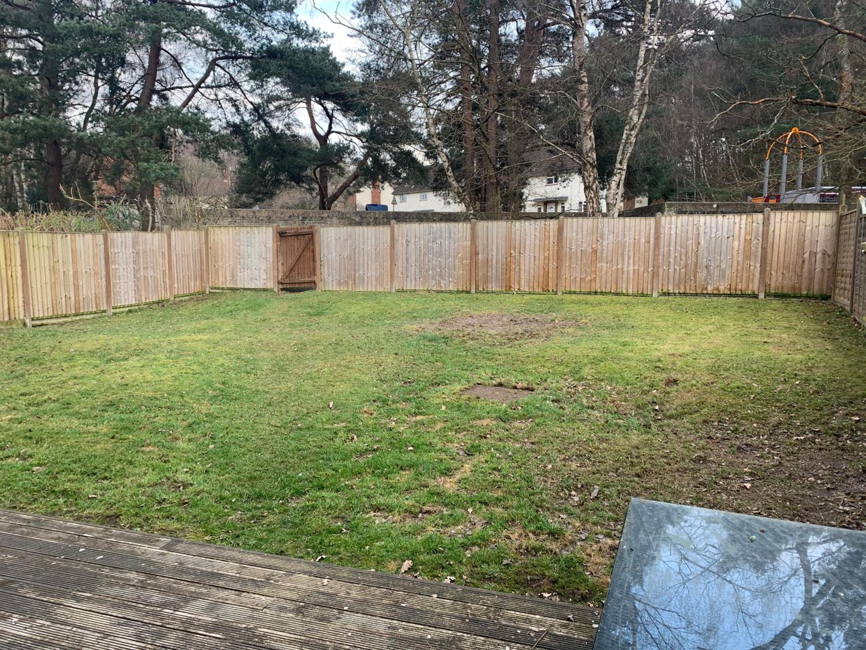 5 Bed Camberley Airport Accommodation view 3
