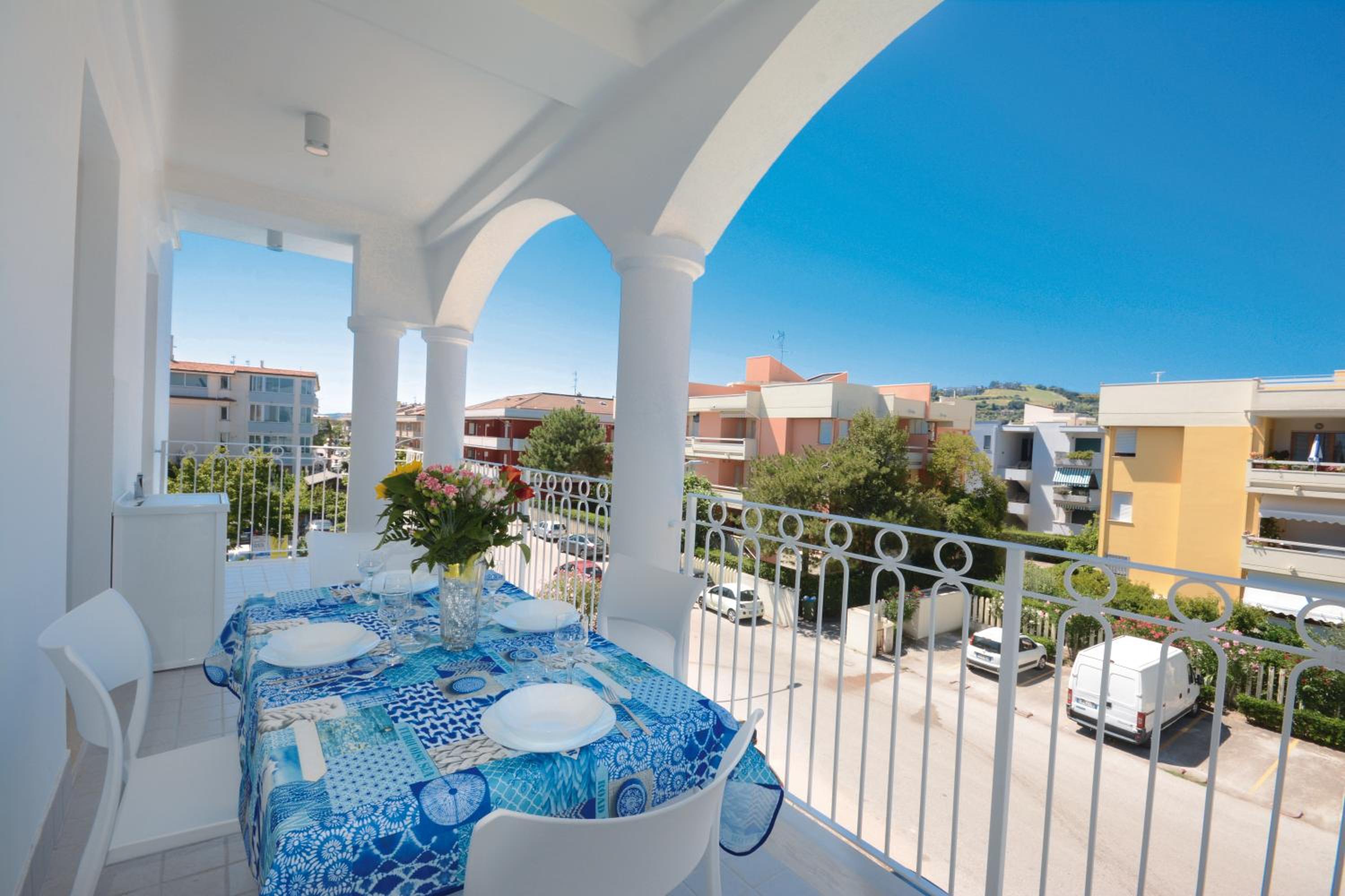 balcony